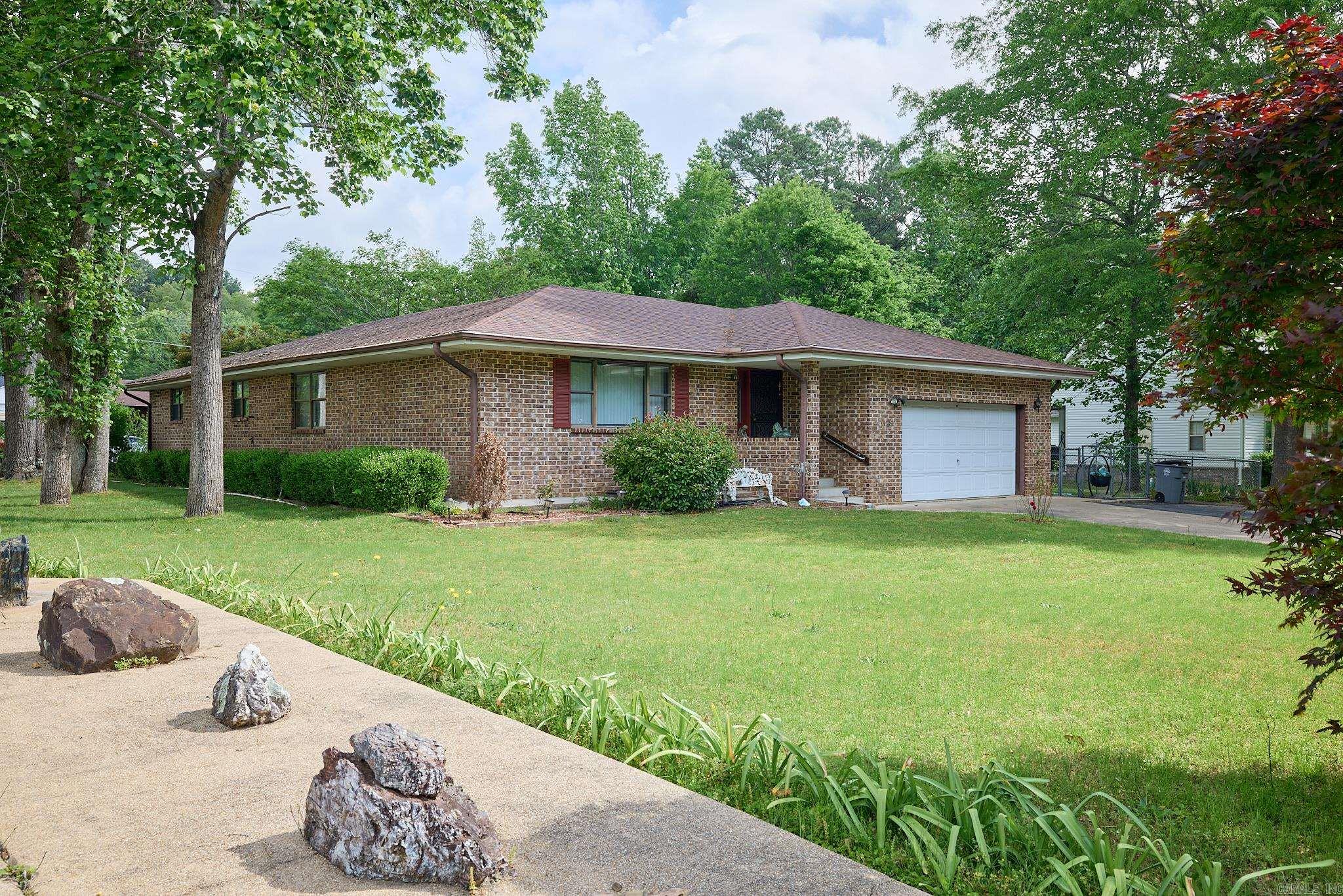 319  Shawnee  Hot Springs, AR