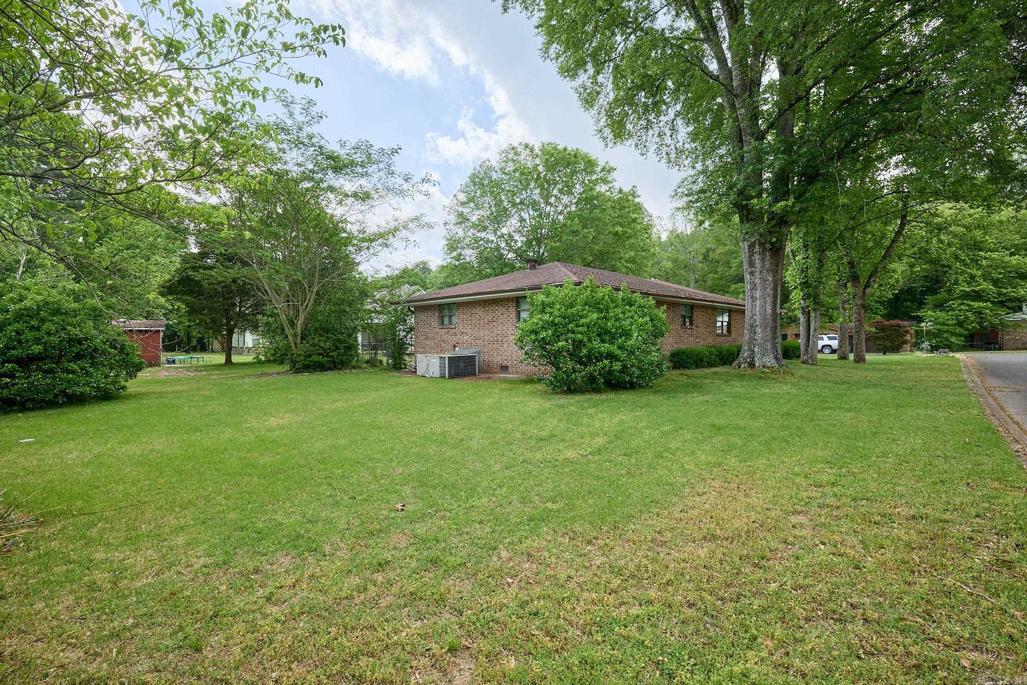 319  Shawnee  Hot Springs, AR