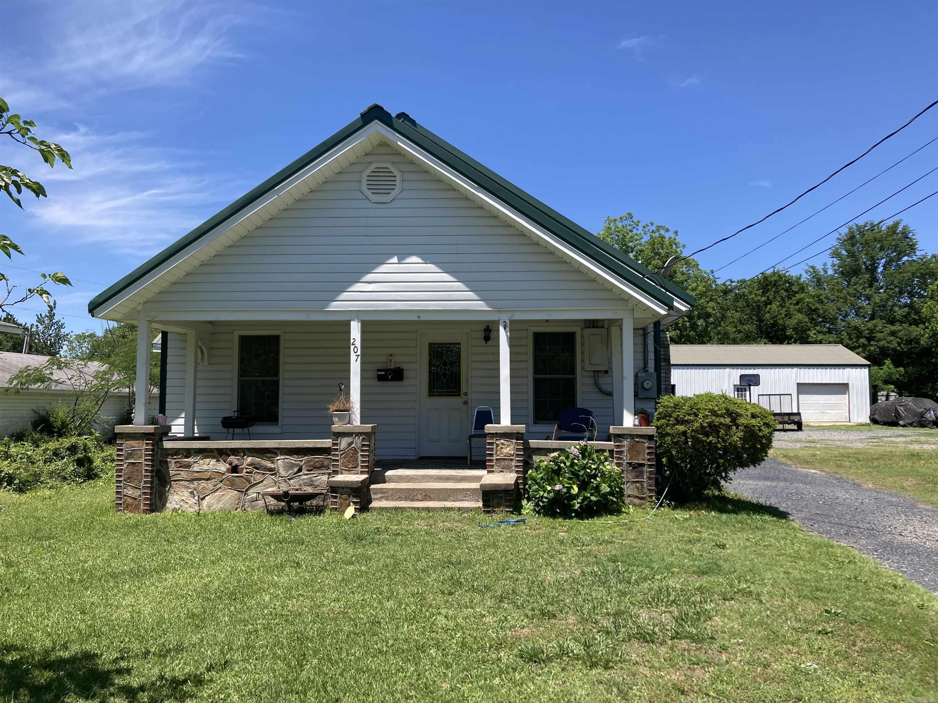 207  11th  Mena, AR