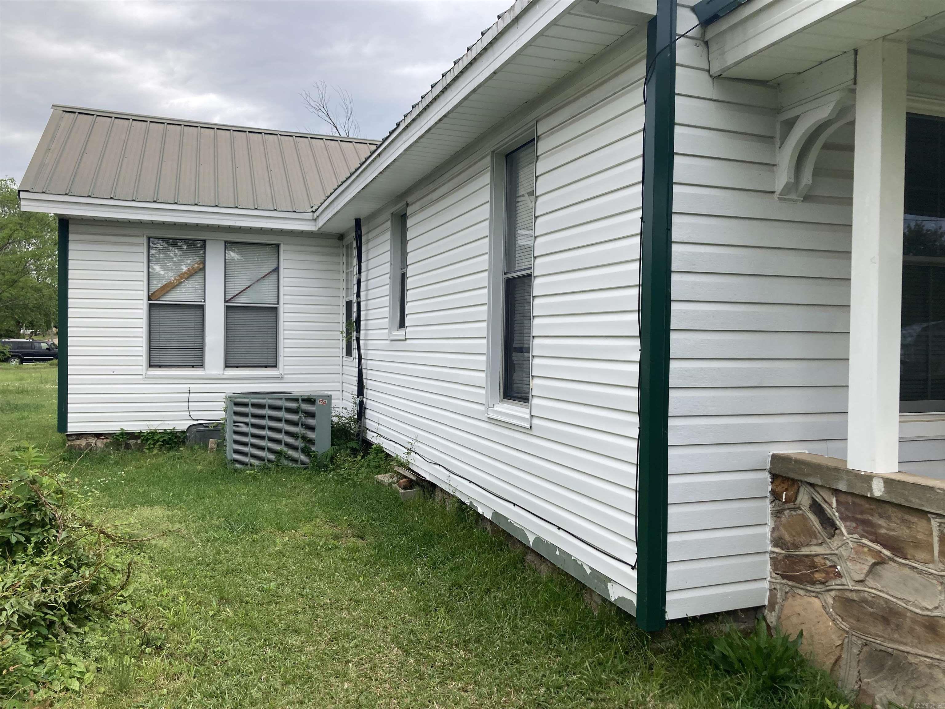 207  11th  Mena, AR