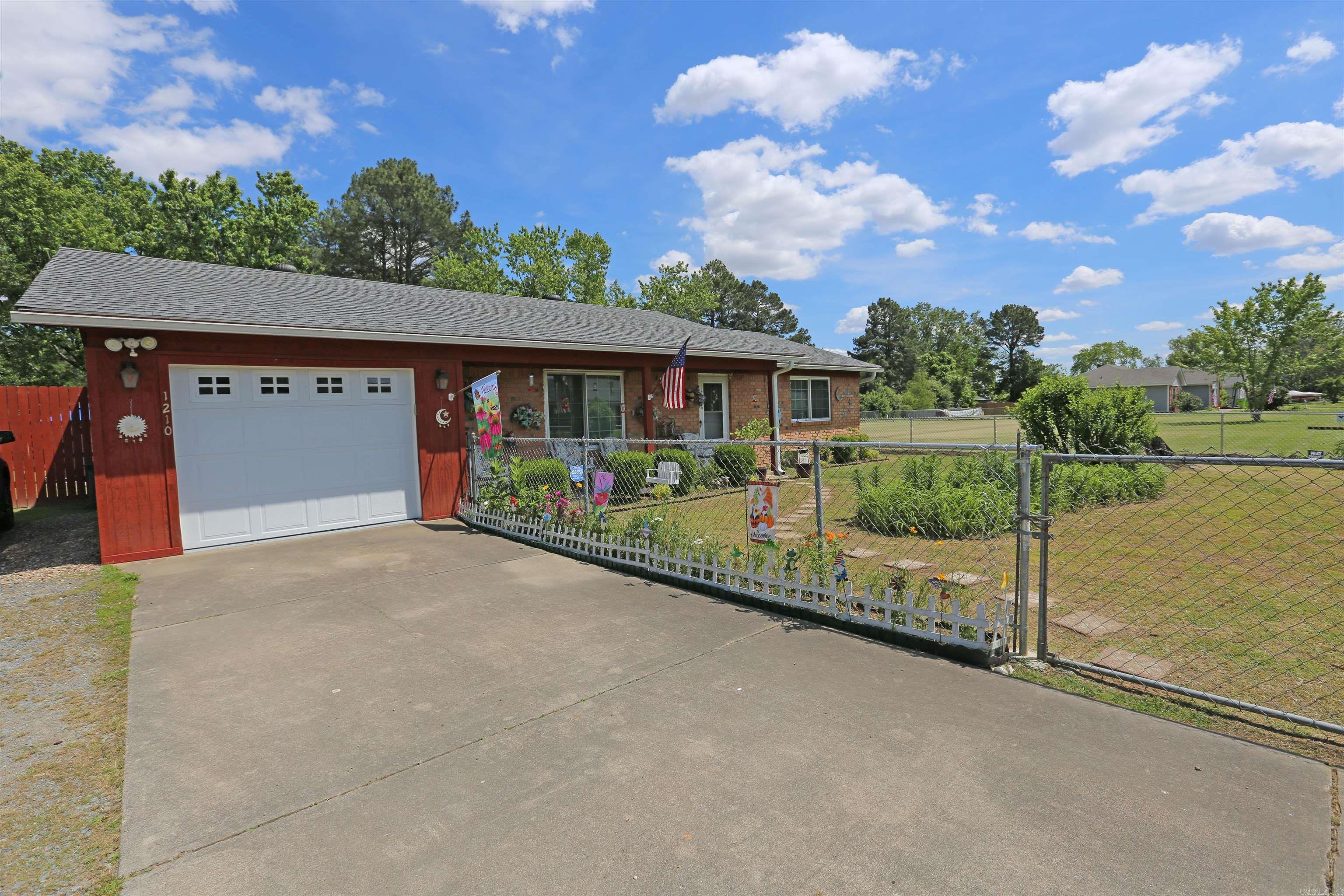 1210  Privett Park  Lonoke, AR