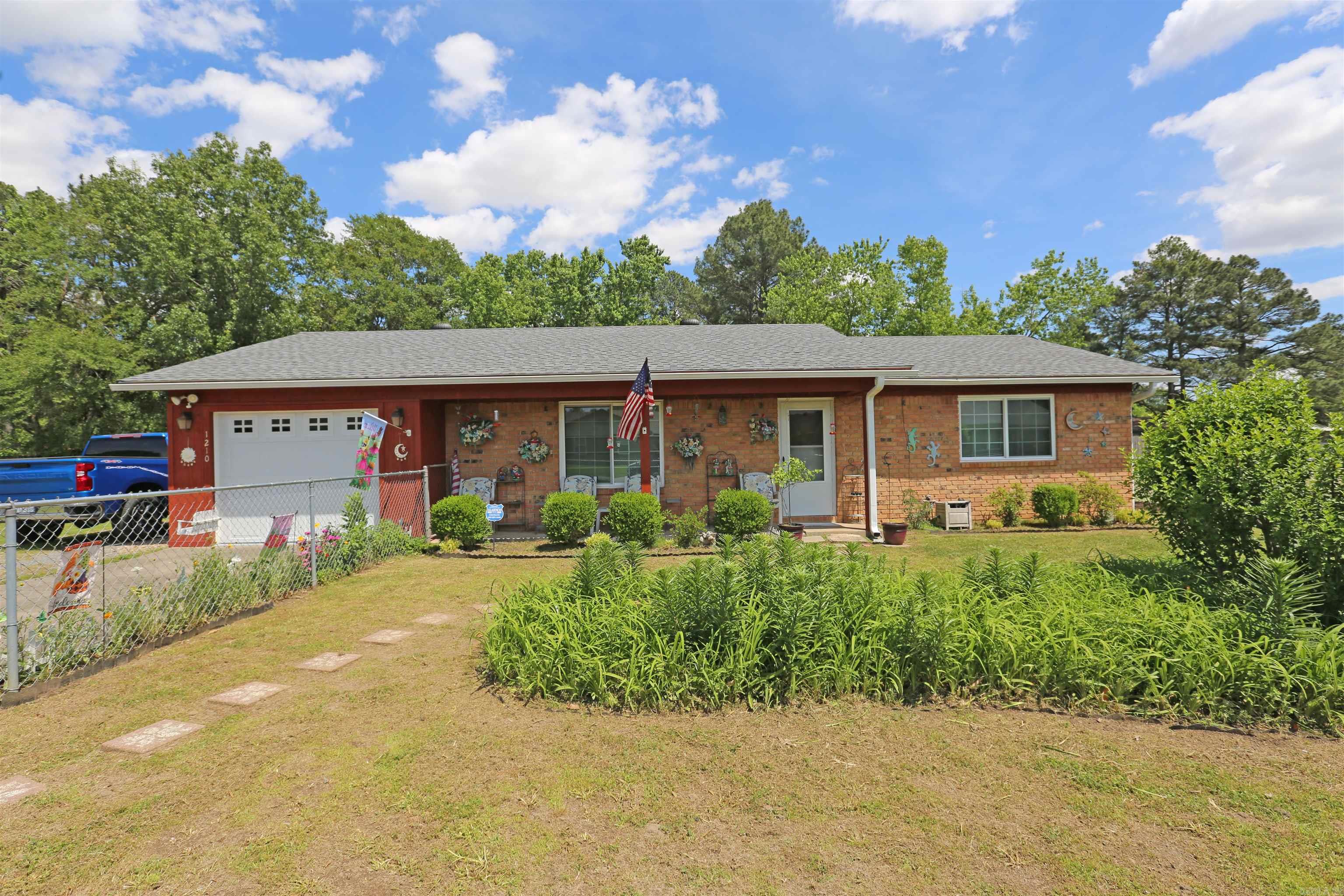 1210  Privett Park  Lonoke, AR