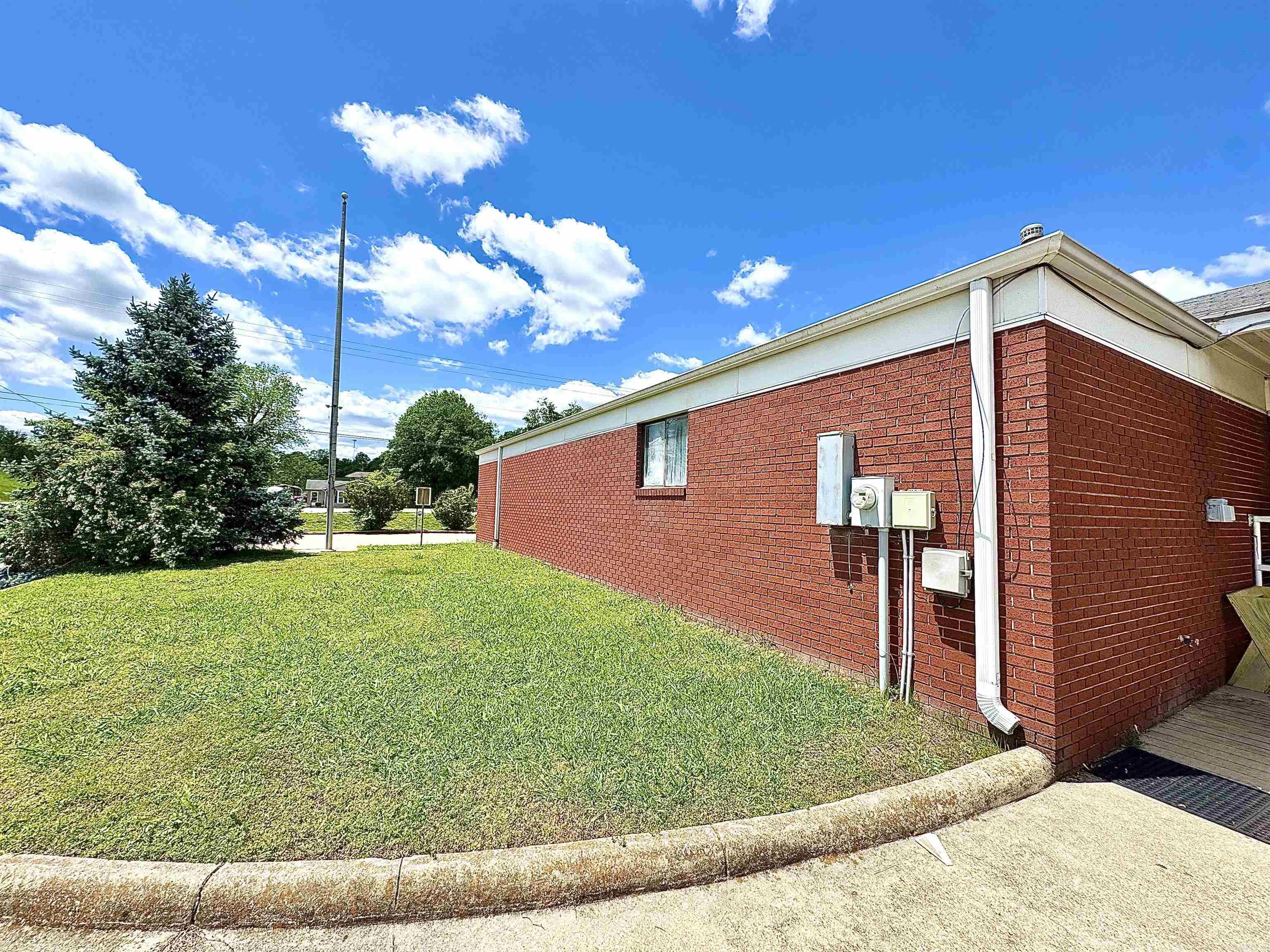 7767 S Highway 65  Valley Springs, AR