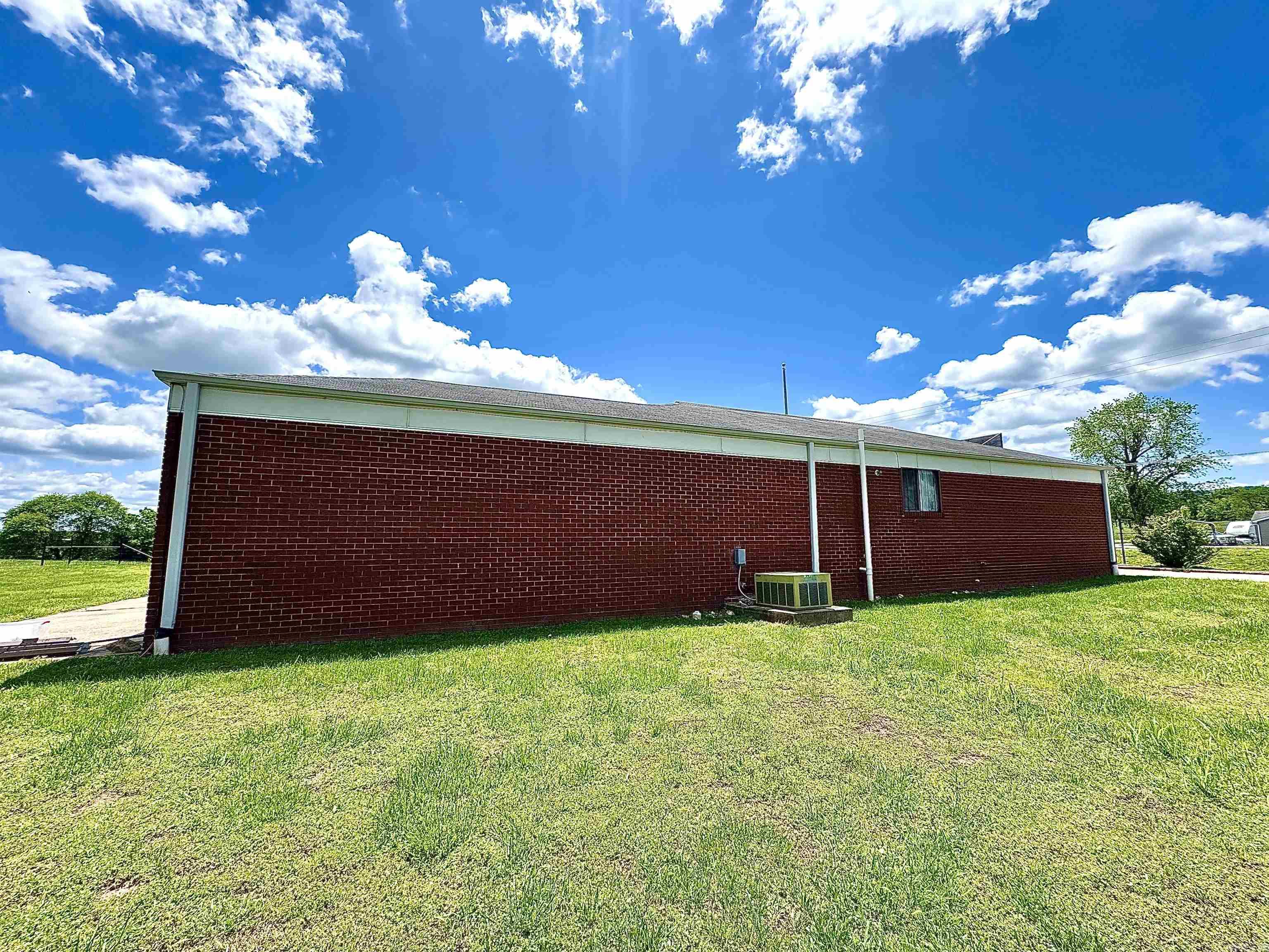 7767 S Highway 65  Valley Springs, AR