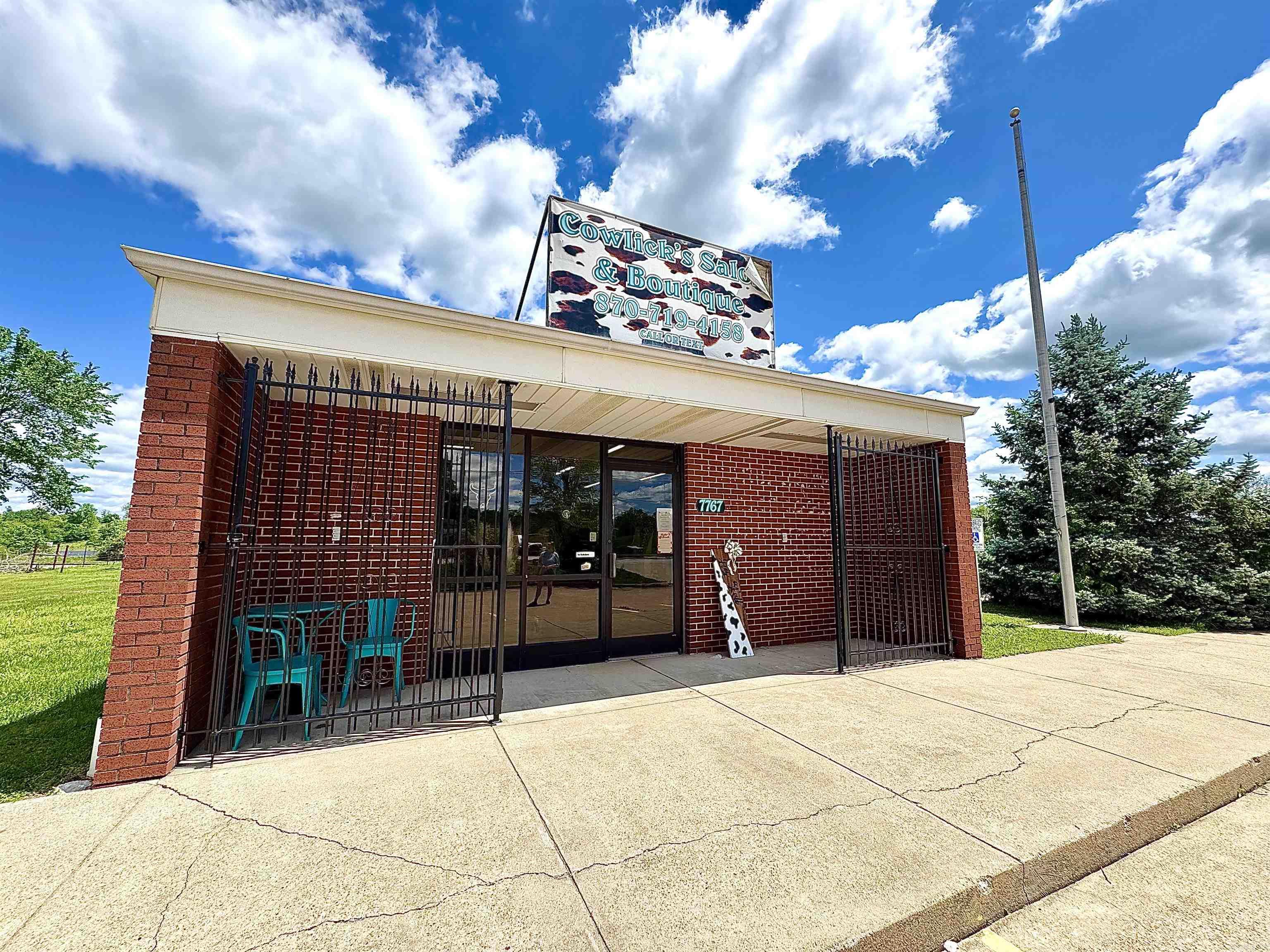 7767 S Highway 65  Valley Springs, AR