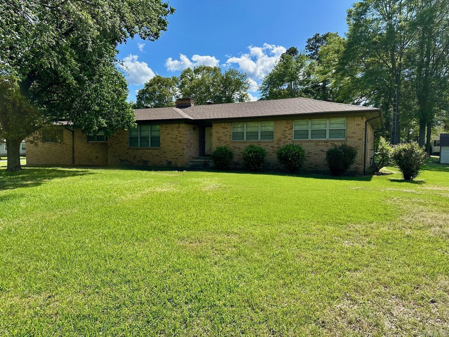 7704  Dollarway  White Hall, AR