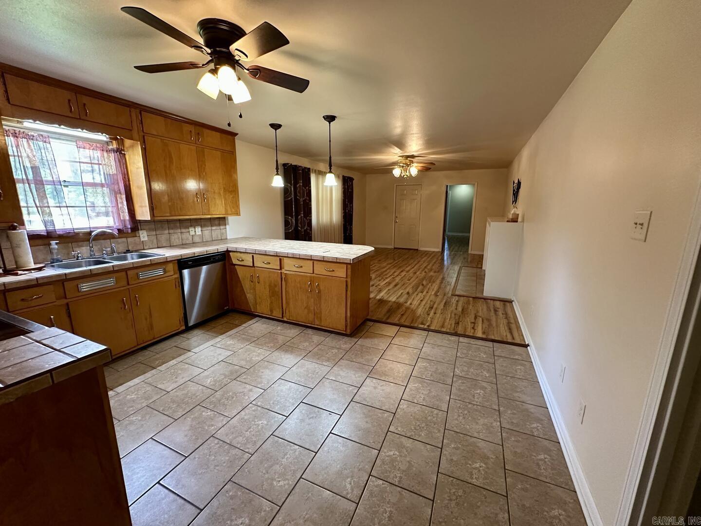 7704  Dollarway  White Hall, AR