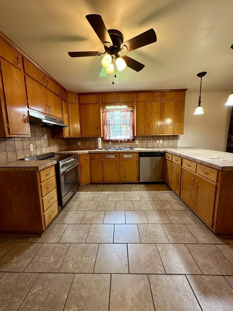 7704  Dollarway  White Hall, AR