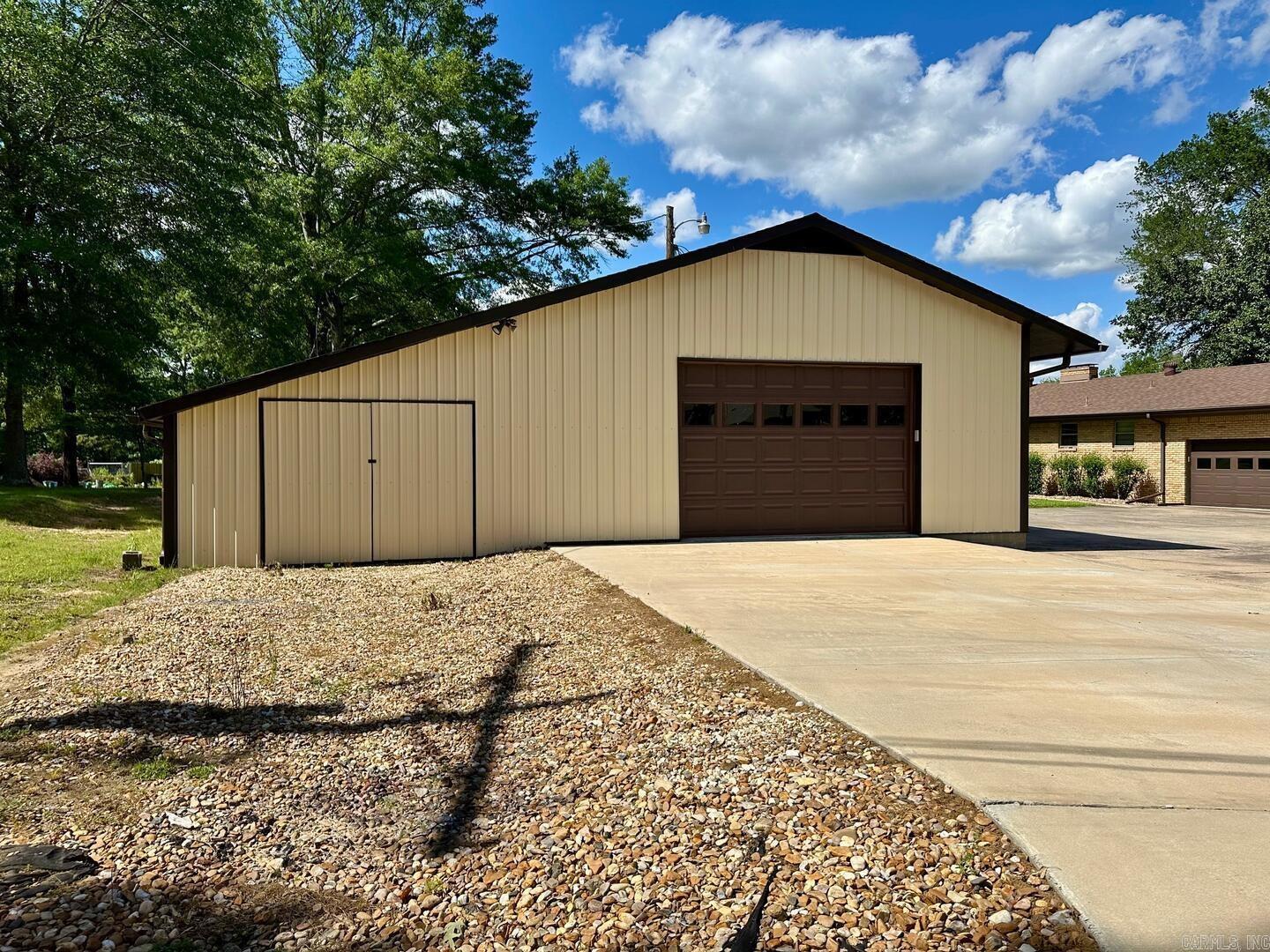 7704  Dollarway  White Hall, AR