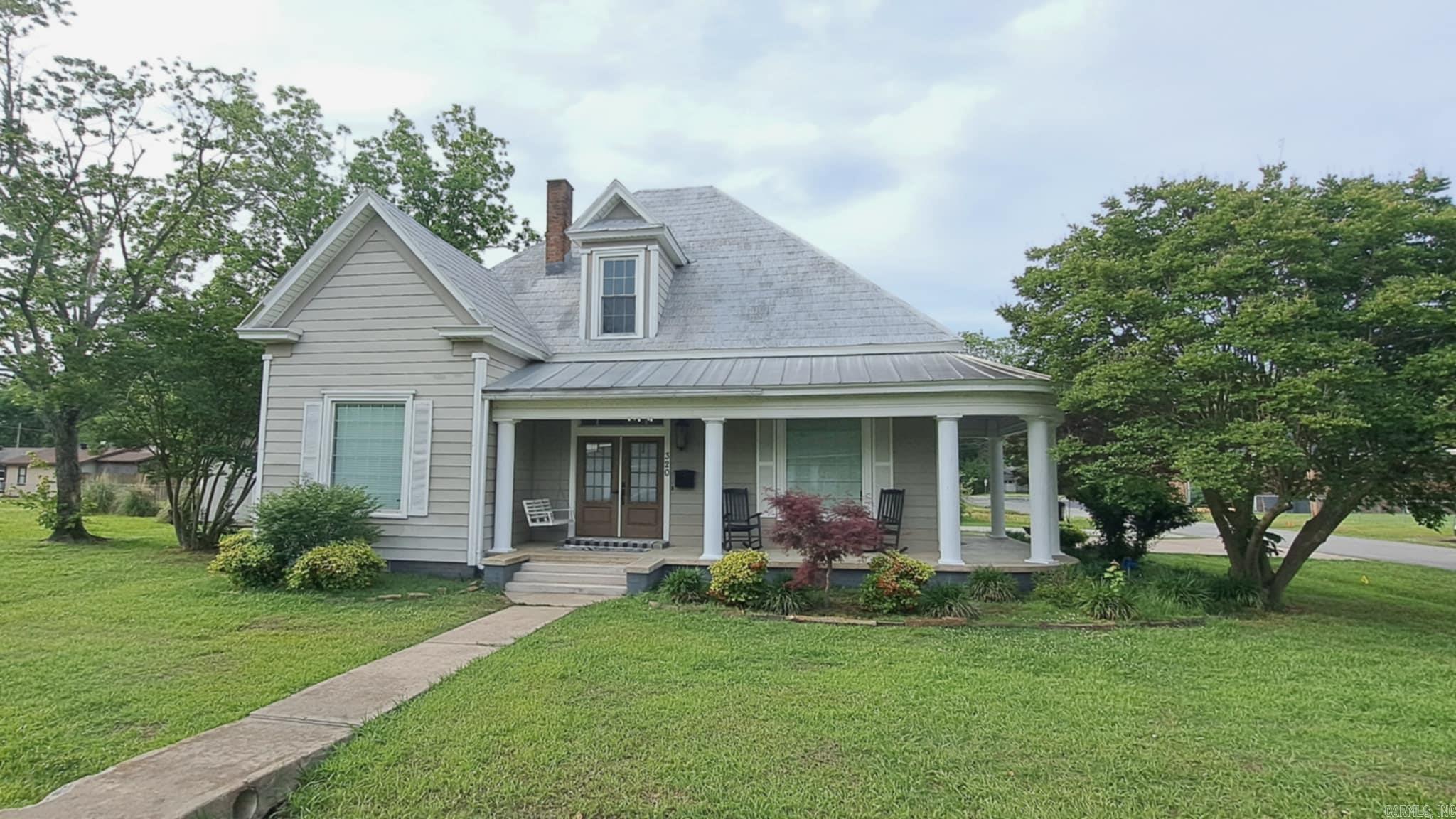 320 E 4th  Lonoke, AR