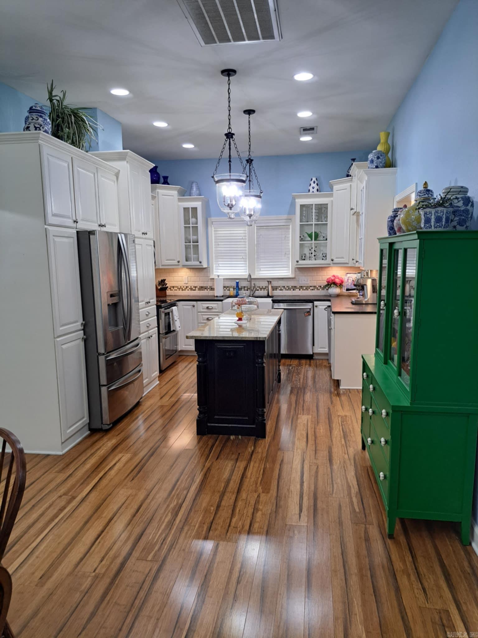 320 E 4th  Lonoke, AR