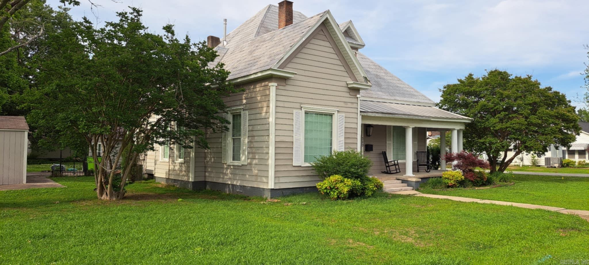 320 E 4th  Lonoke, AR