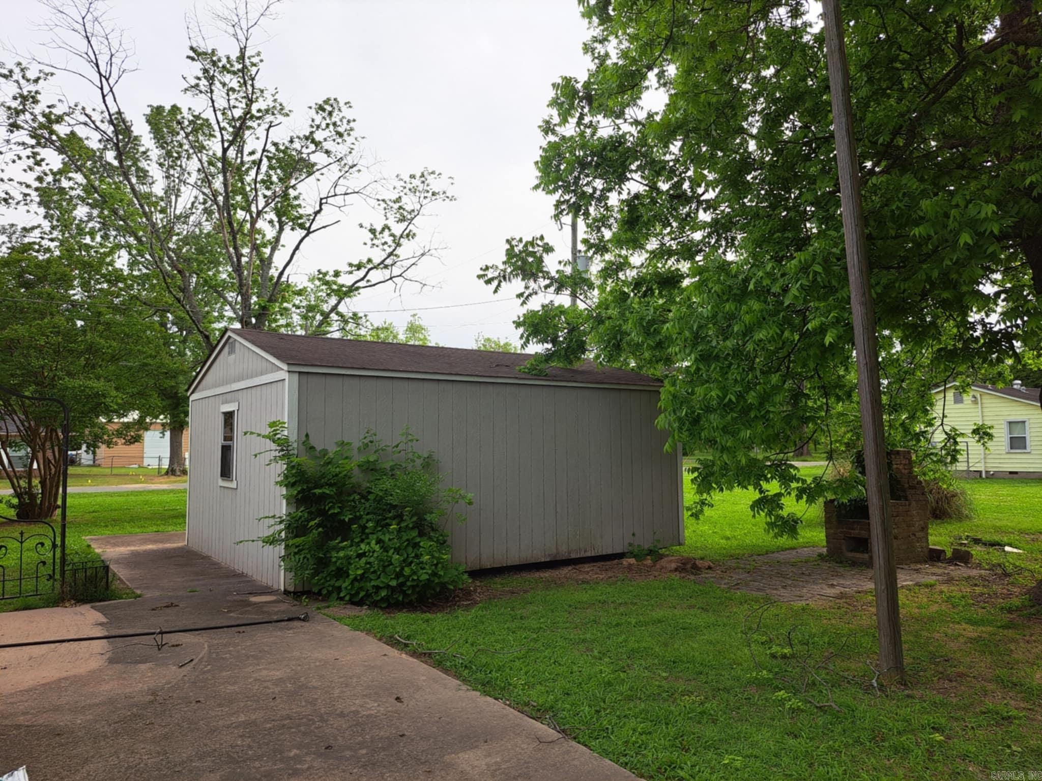 320 E 4th  Lonoke, AR
