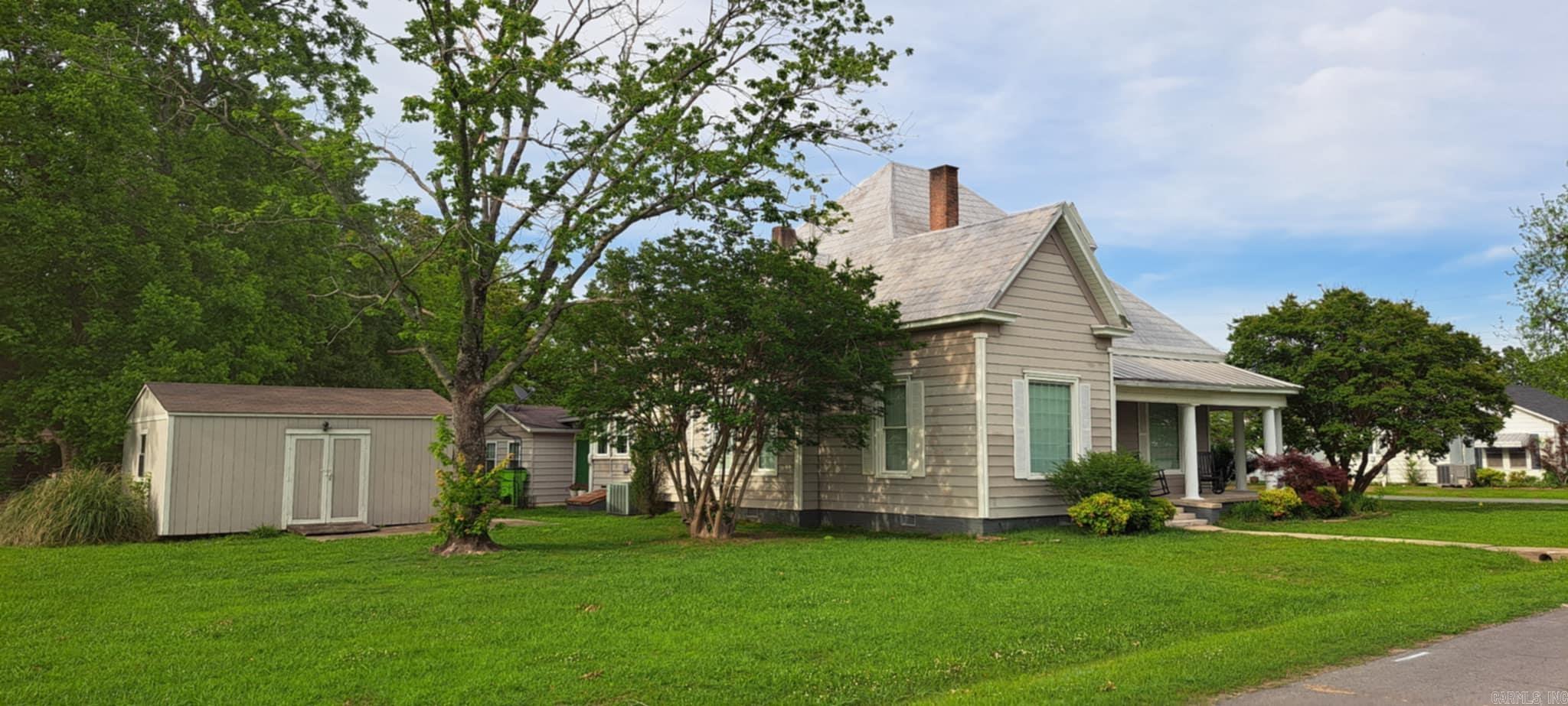 320 E 4th  Lonoke, AR