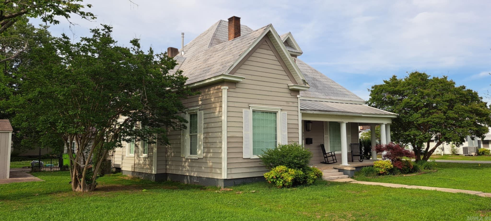320 E 4th  Lonoke, AR