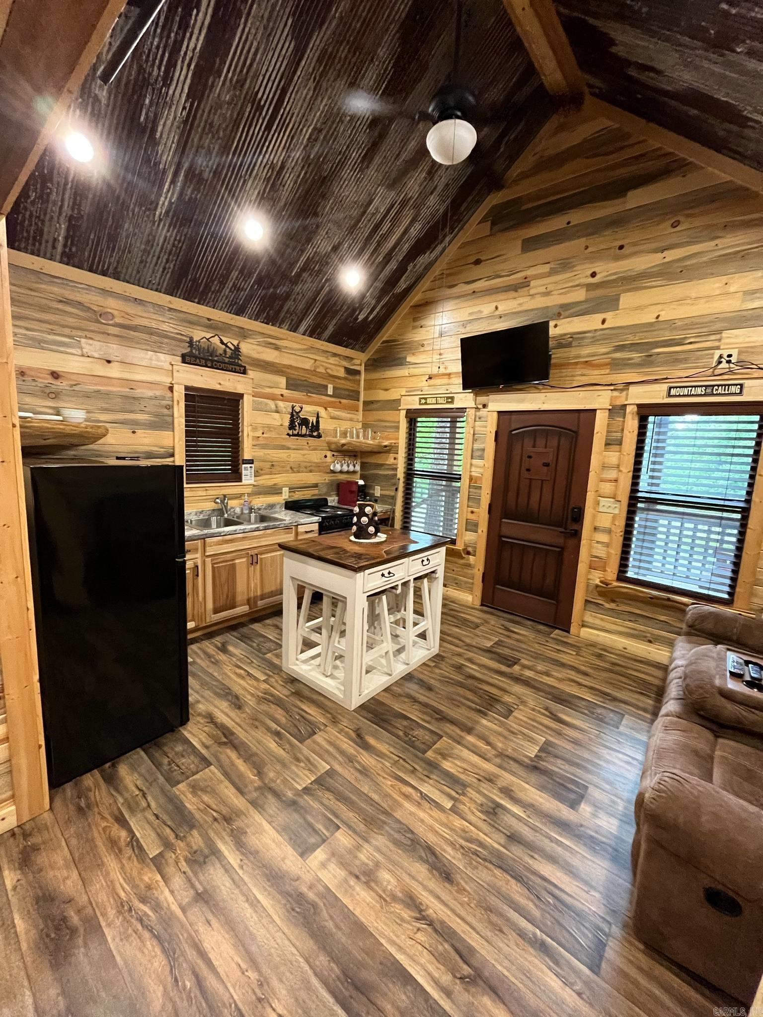 892  Hwy 375 E  Mena, AR