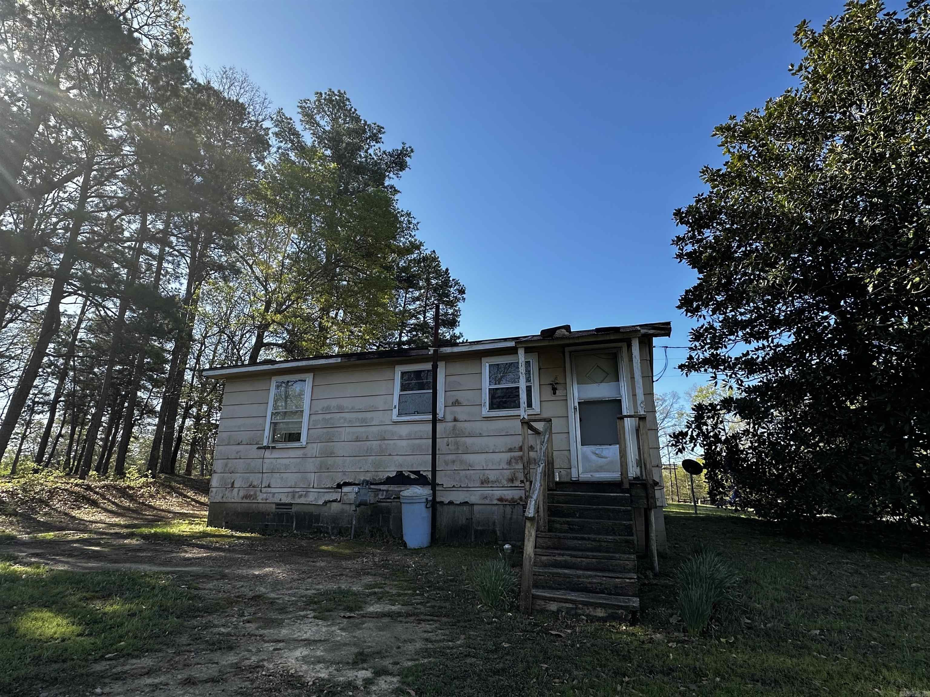 210  HWY 4  Cove, AR