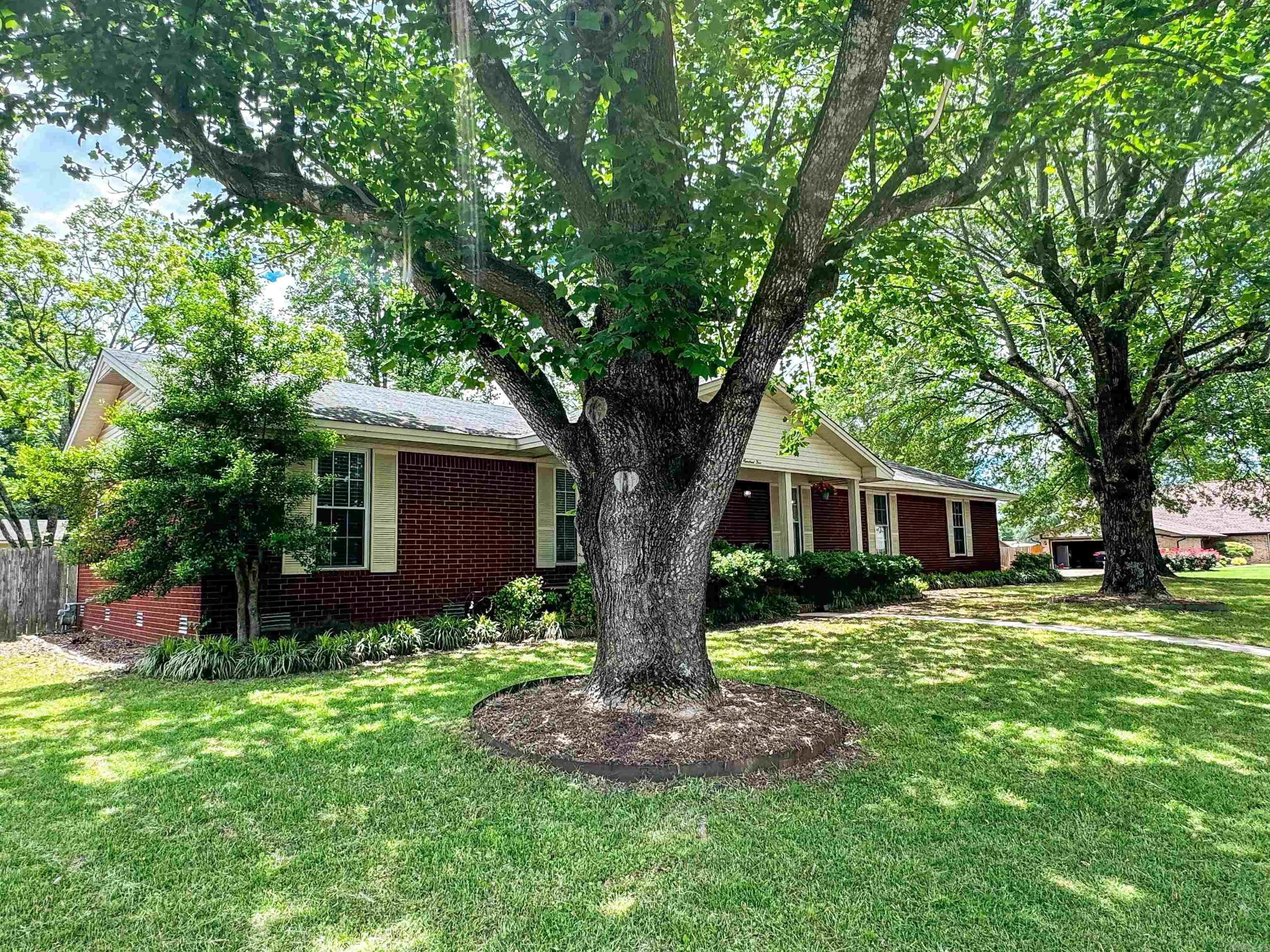 105 Liles Searcy, AR 72143