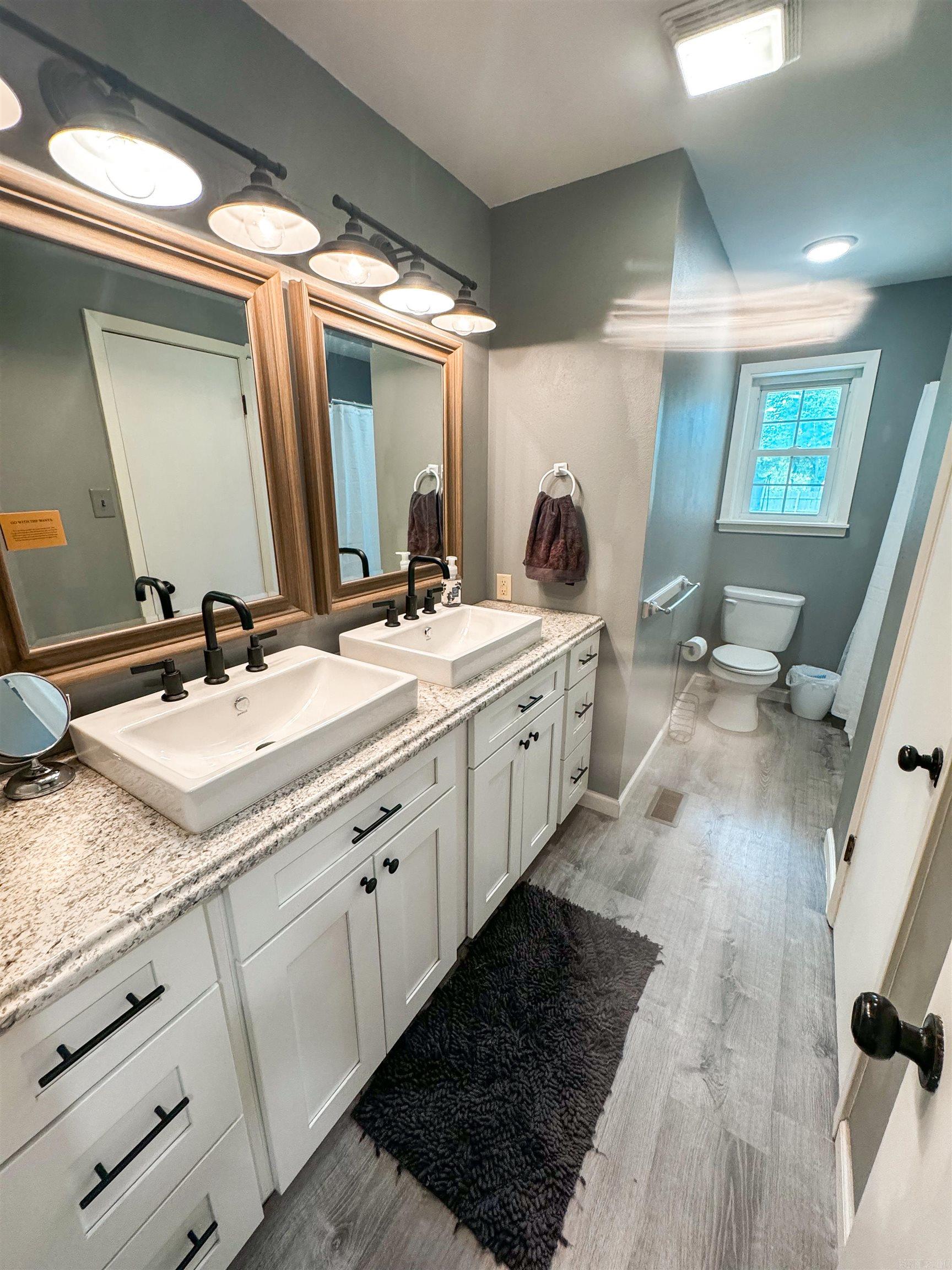105 Liles Searcy, AR 72143