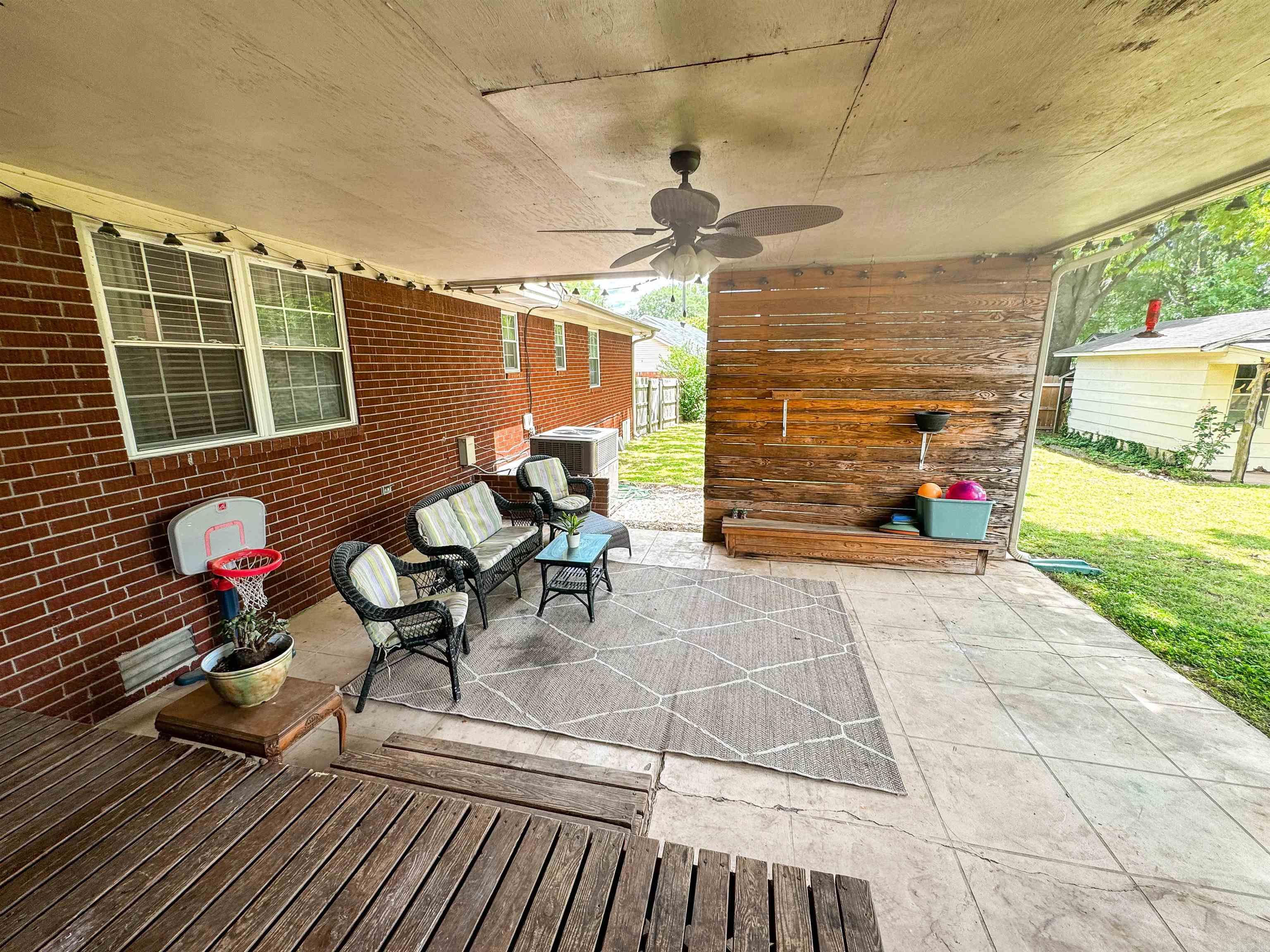 105 Liles Searcy, AR 72143