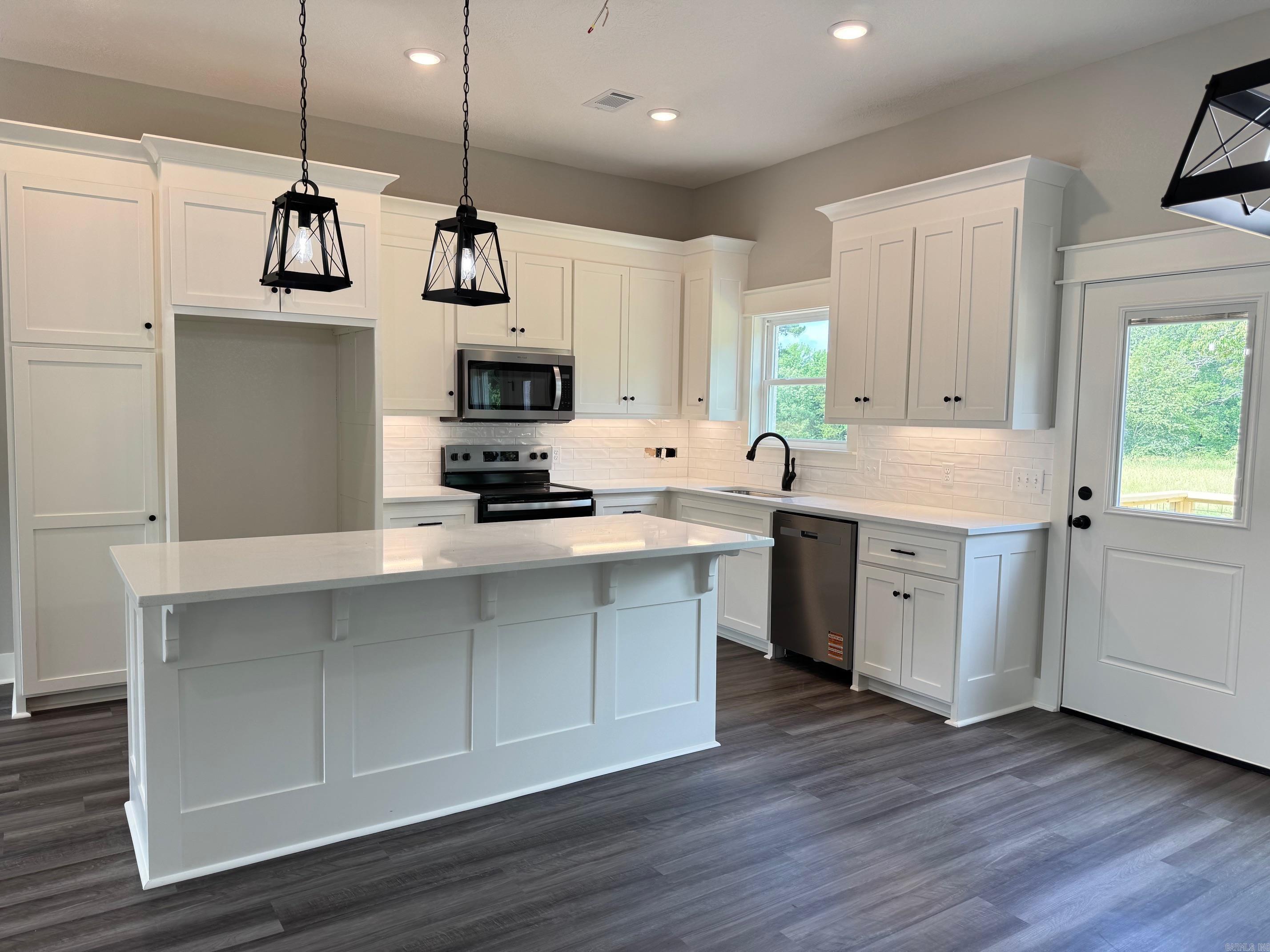 23  Mountain Grove  Greenbrier, AR