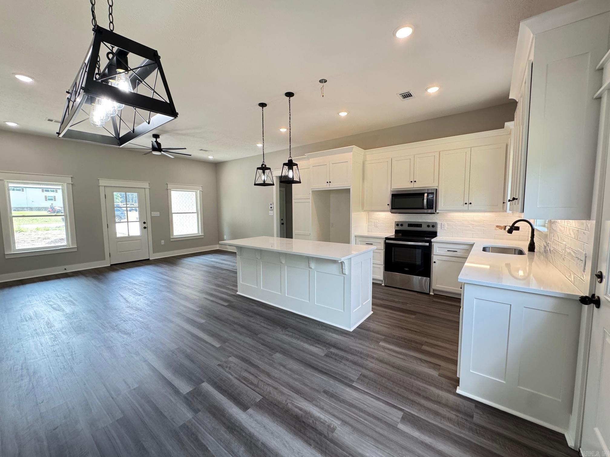 23  Mountain Grove  Greenbrier, AR