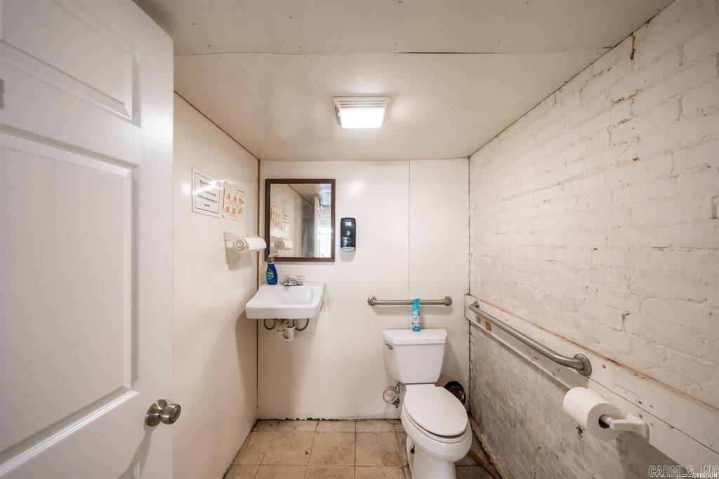 208 W Grand 454 Broadway St, 208 & 214 W. Grand Ave. Hot Springs, AR