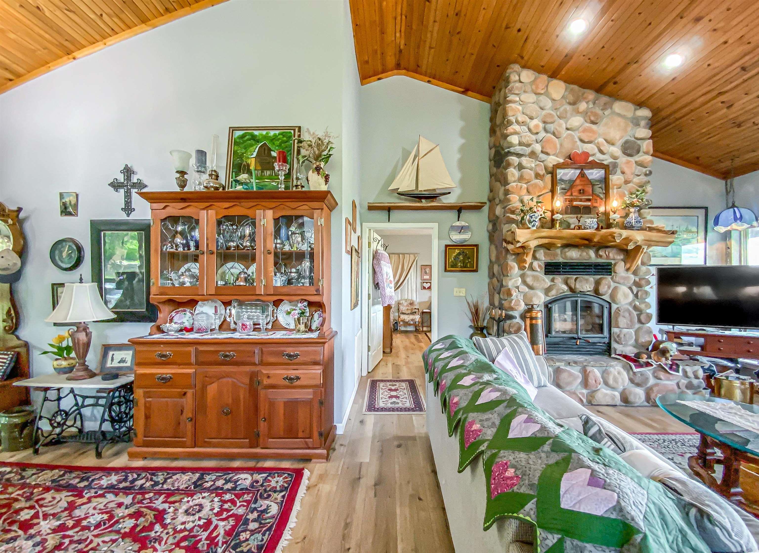139  North Point  Yellville, AR