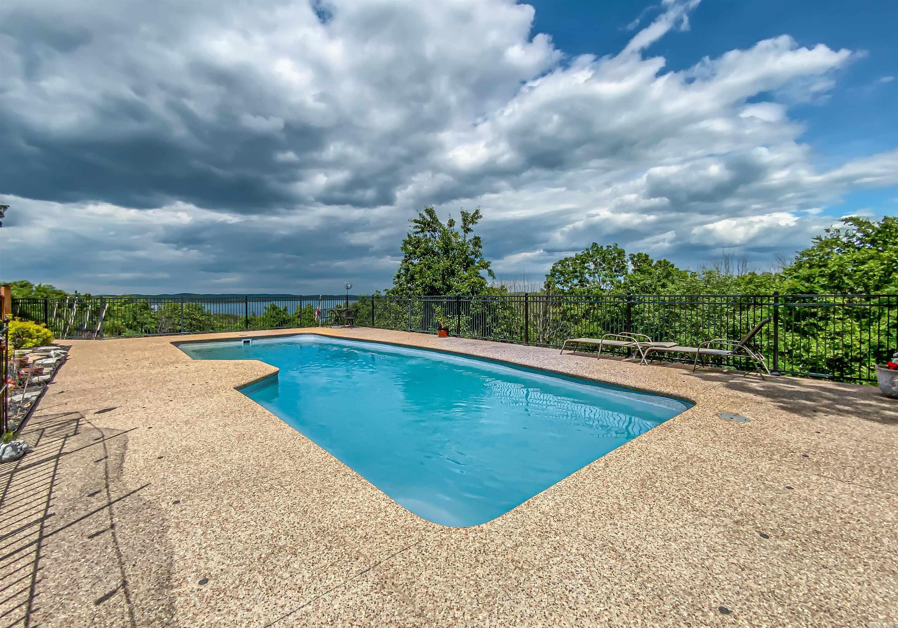 139  North Point  Yellville, AR