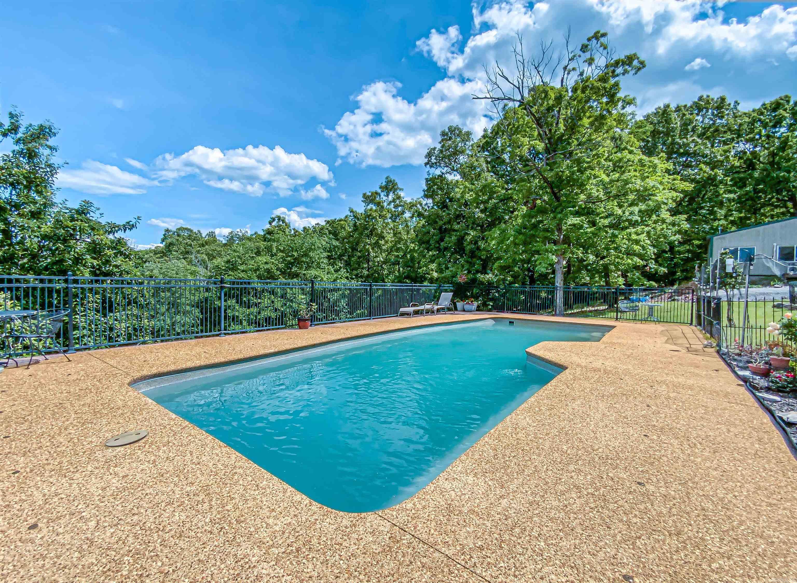 139  North Point  Yellville, AR