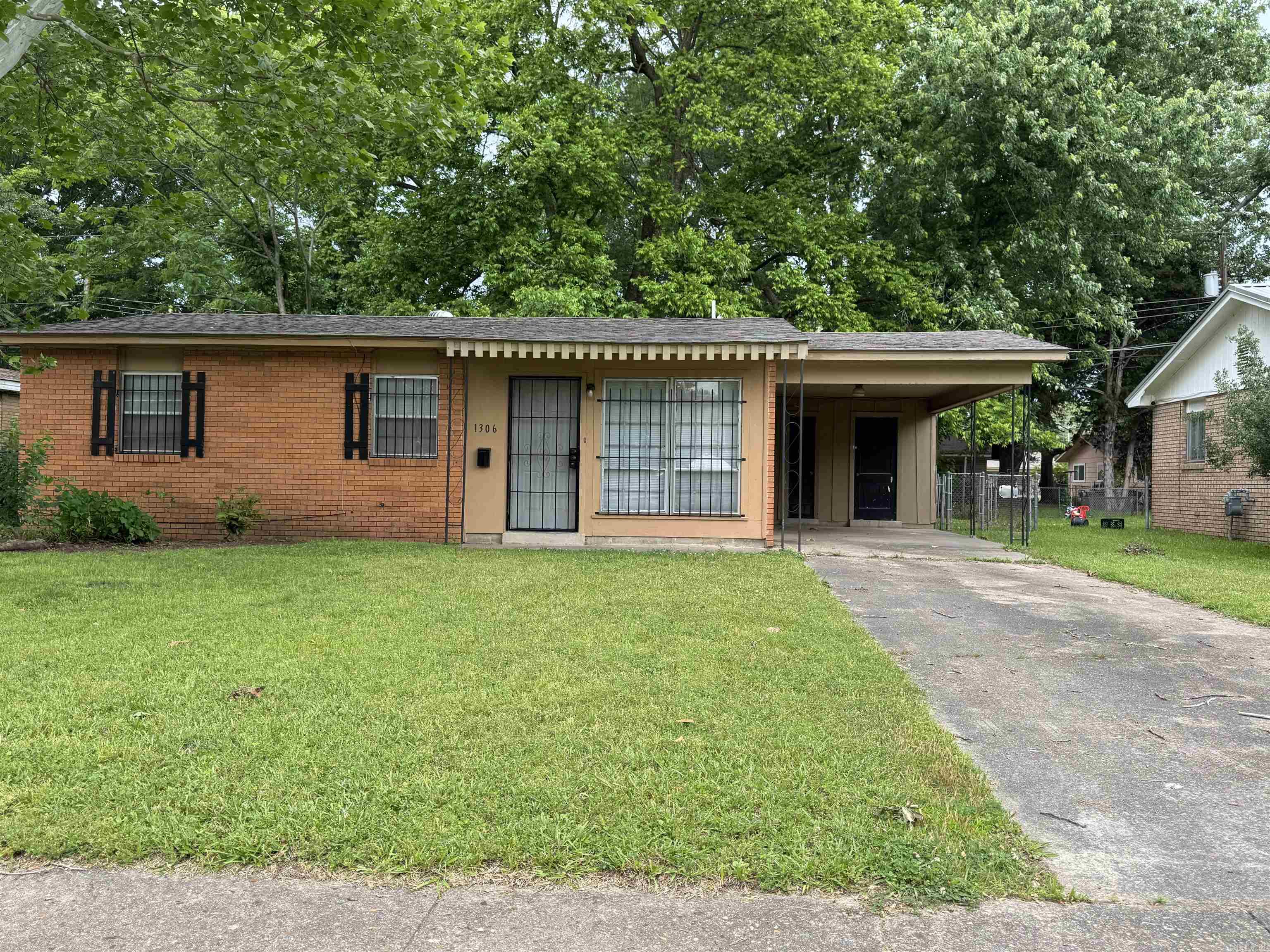1306  Boston Dr  Pine Bluff, AR