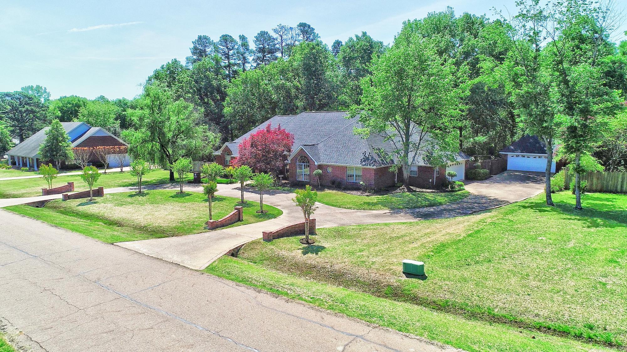 6632  Lakeridge Drive  Texarkana, TX