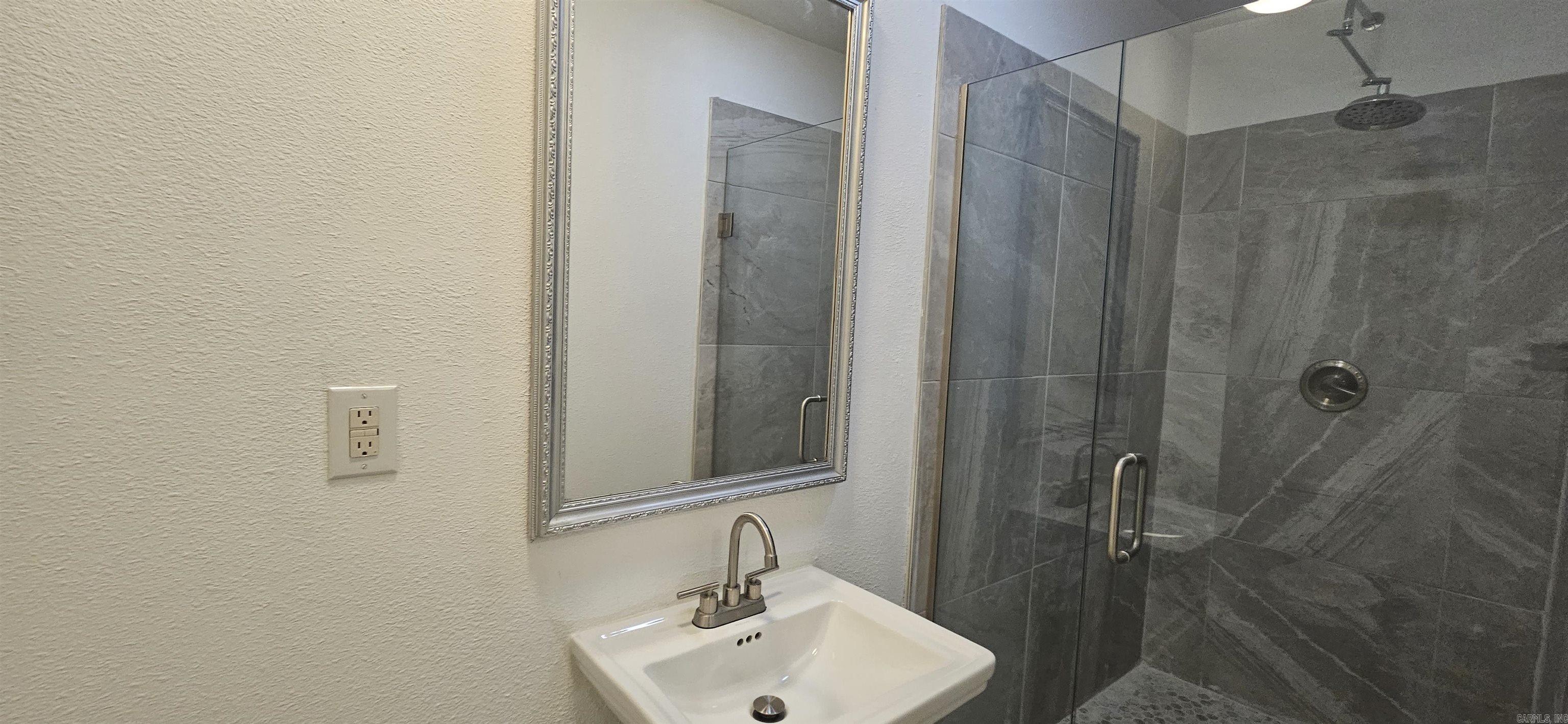 2720 S Spring  Little Rock, AR