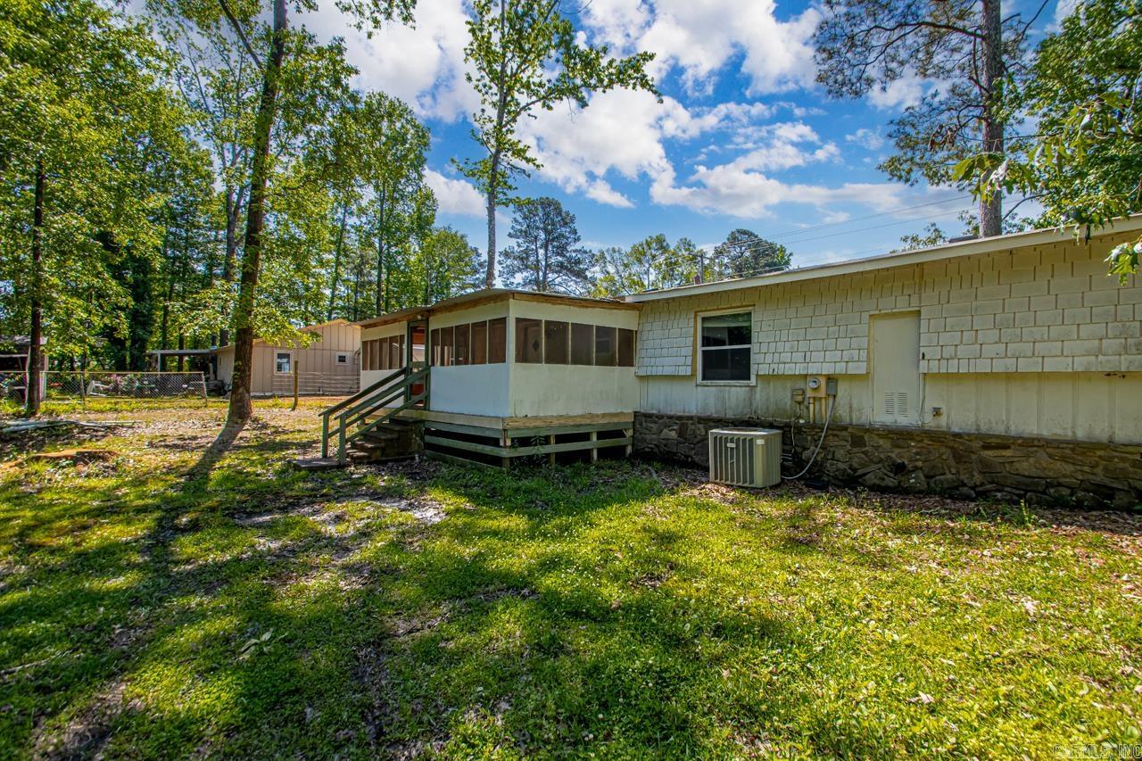 1504 W Woodson Lateral Rd  Hensley, AR