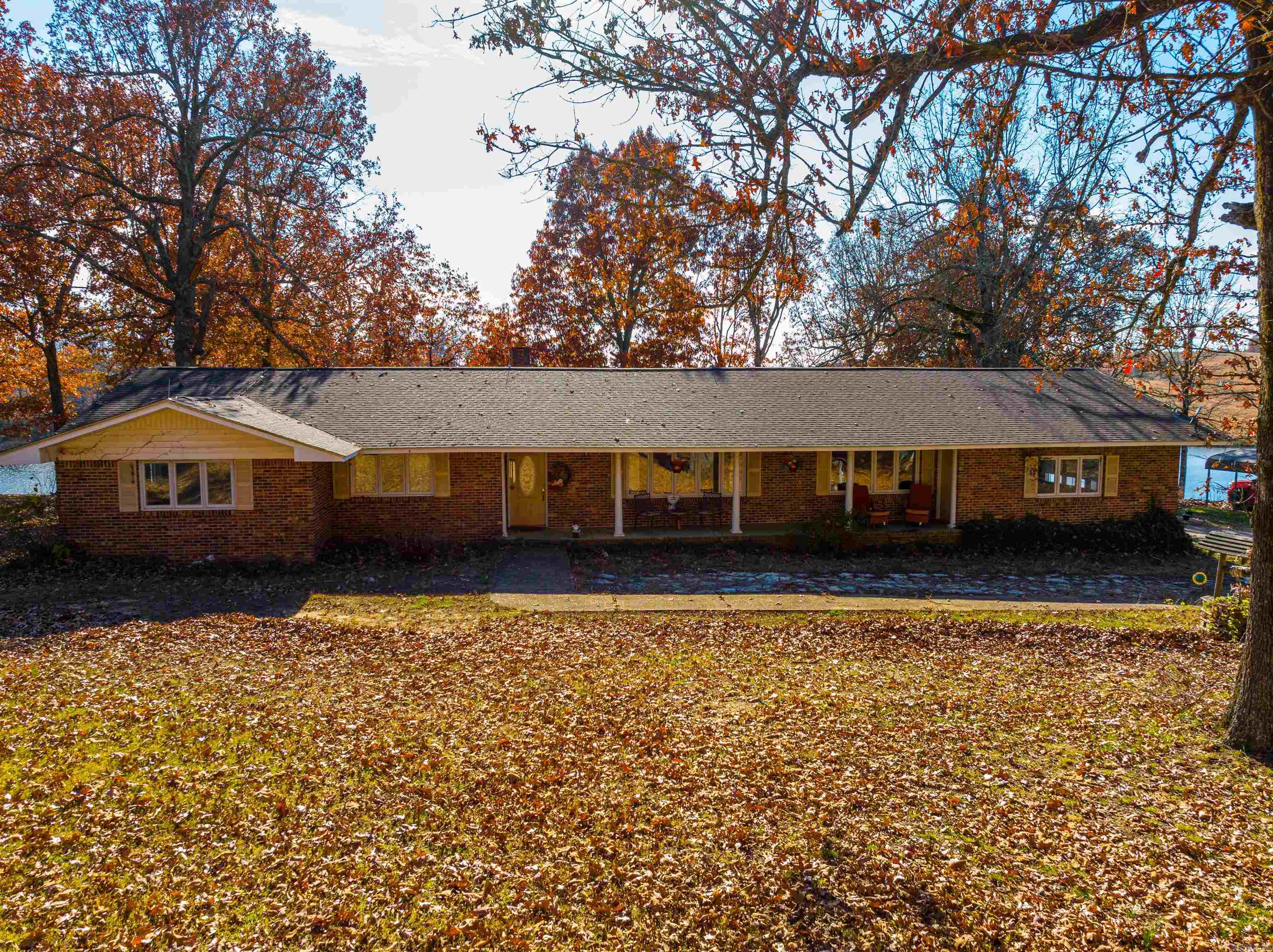 717 Green Valley Ln Viola, AR 72583
