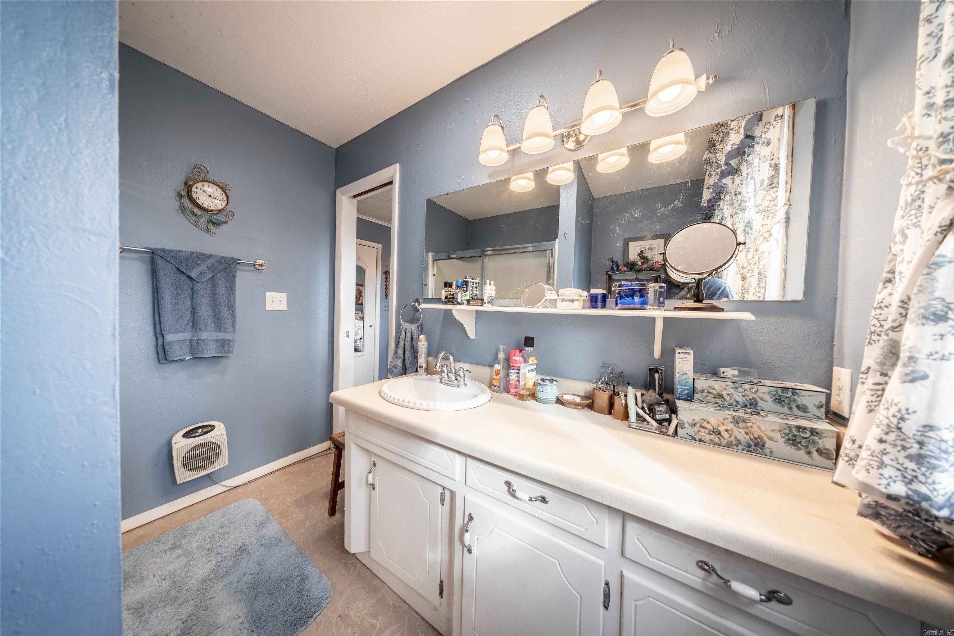 717 Green Valley Ln Viola, AR 72583