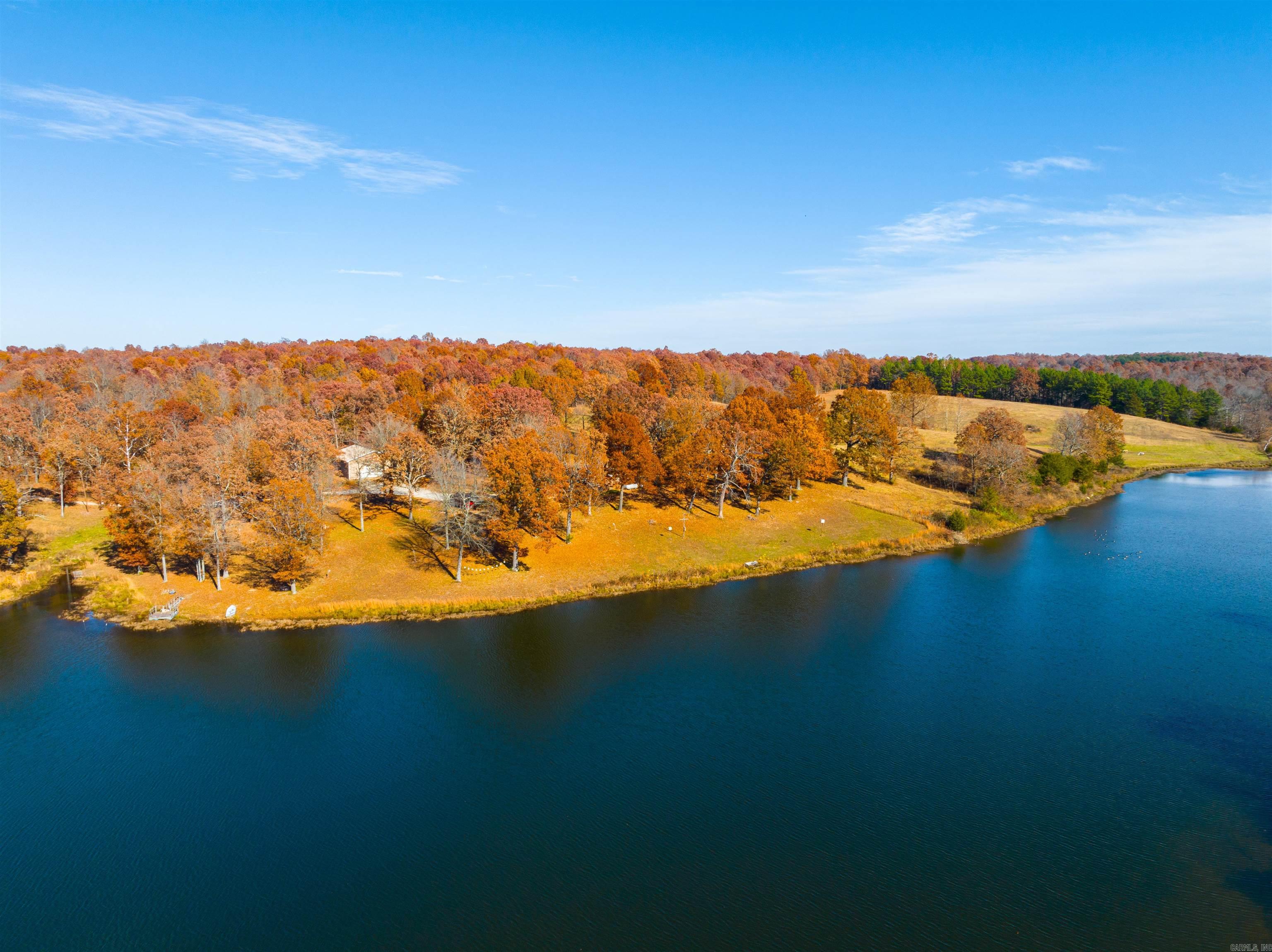 717 Green Valley Ln Viola, AR 72583