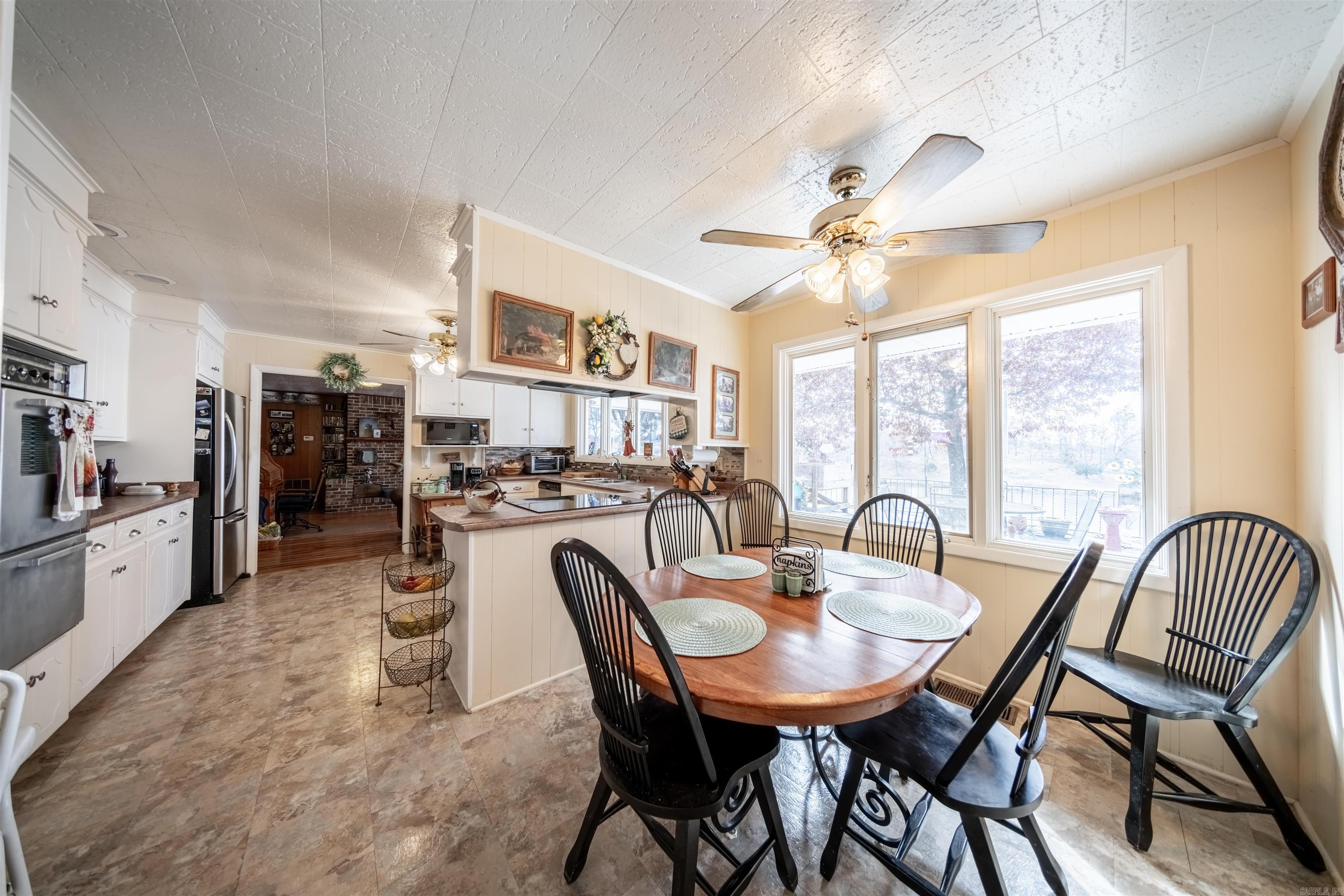 717 Green Valley Ln Viola, AR 72583