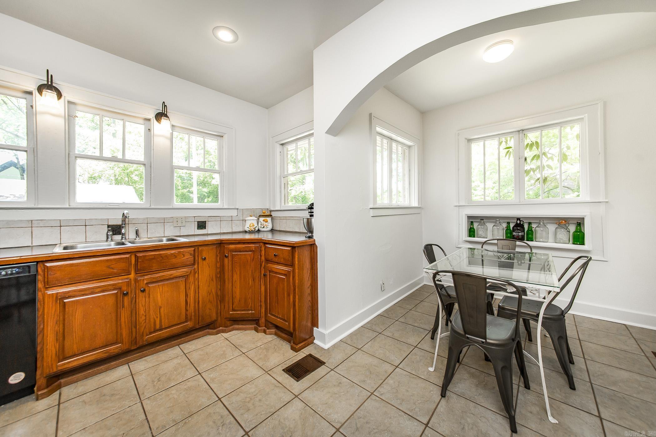 2420  Marshall  Little Rock, AR