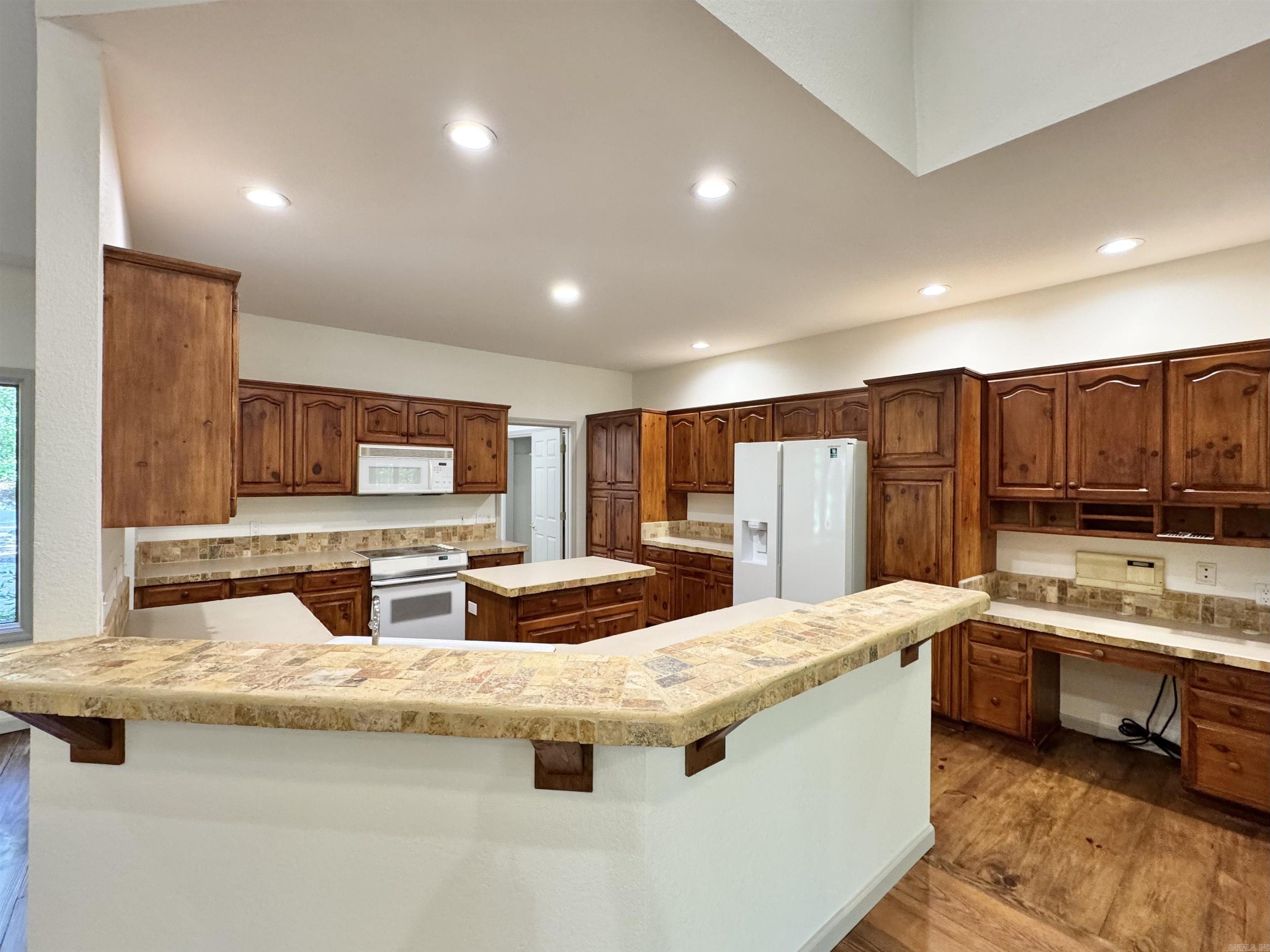 5  Caceres  Hot Springs Village, AR