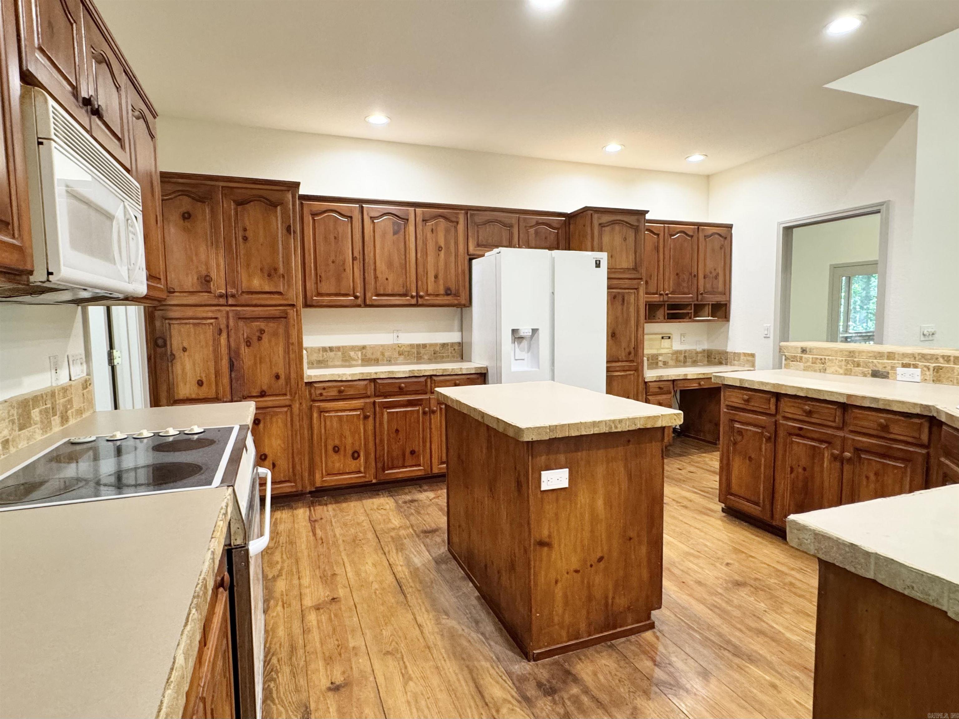 5  Caceres  Hot Springs Village, AR
