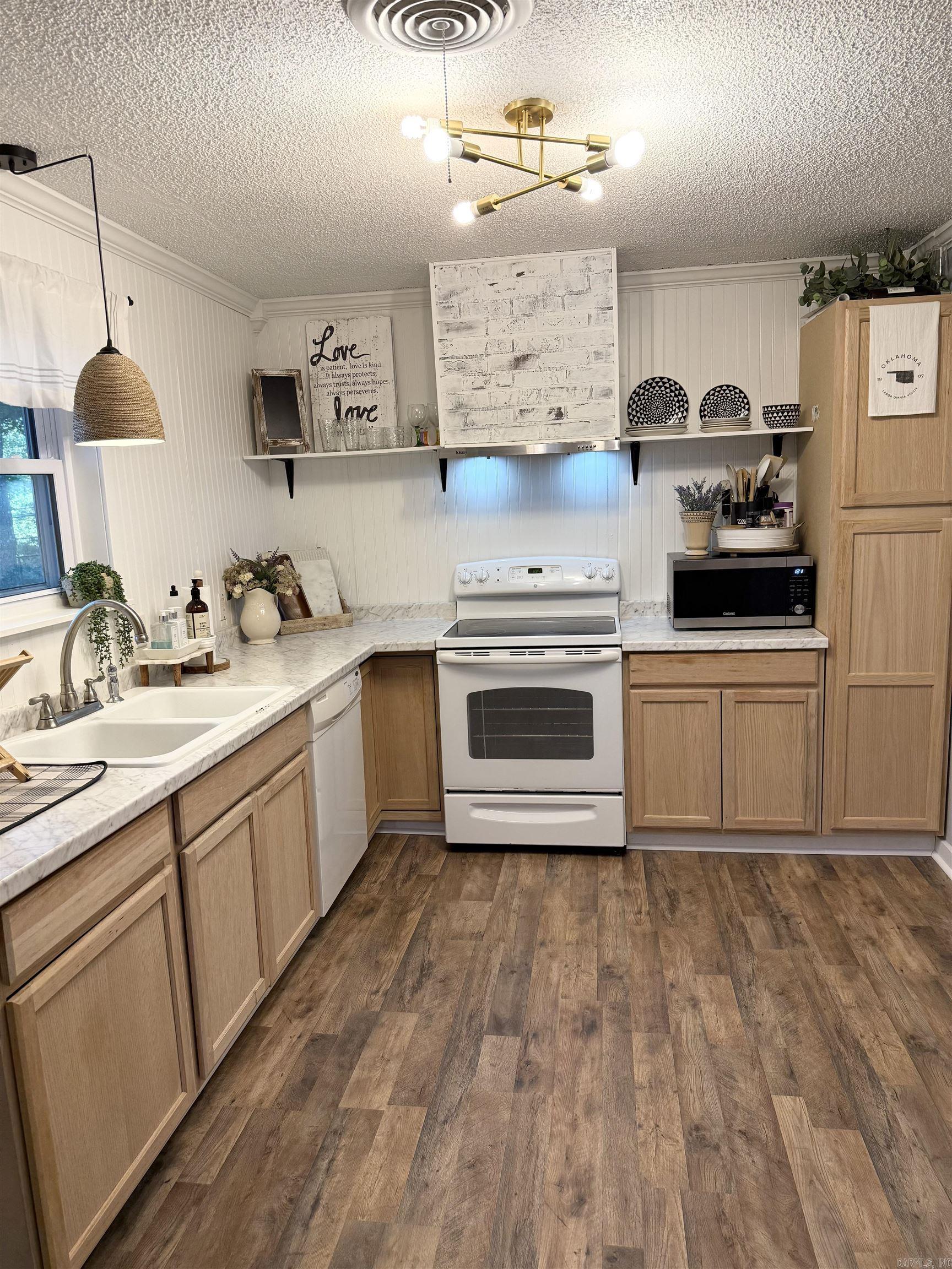 1304  Deener  Searcy, AR