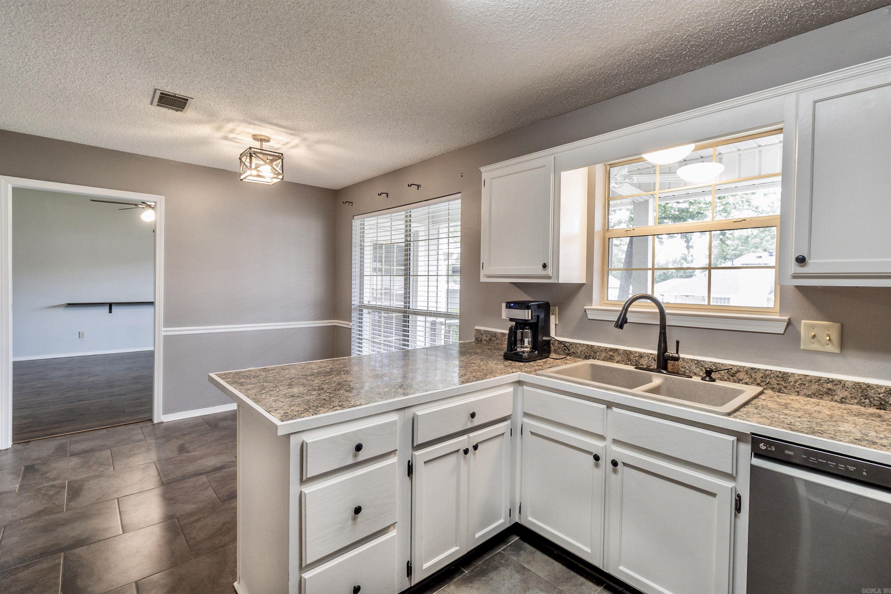 1109  Arbor Cove  Benton, AR