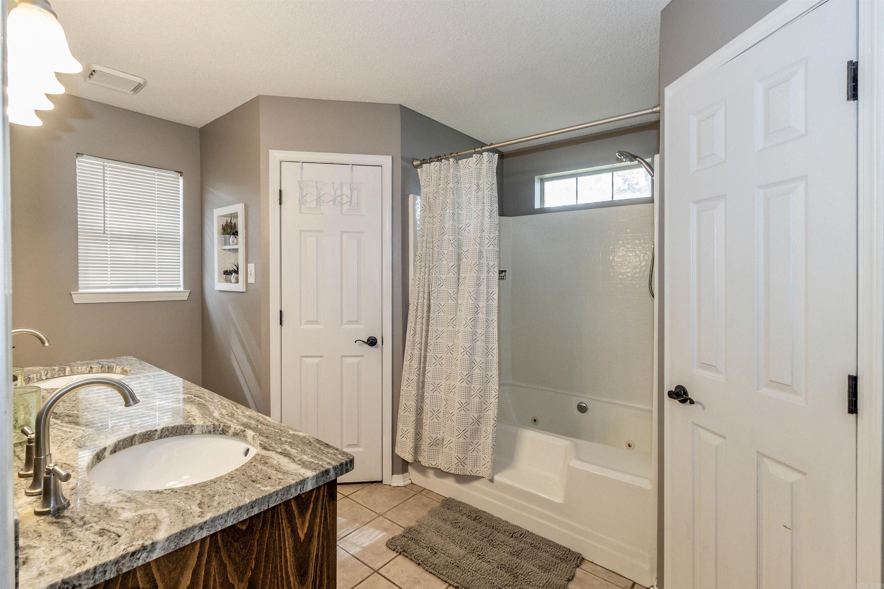 1109  Arbor Cove  Benton, AR