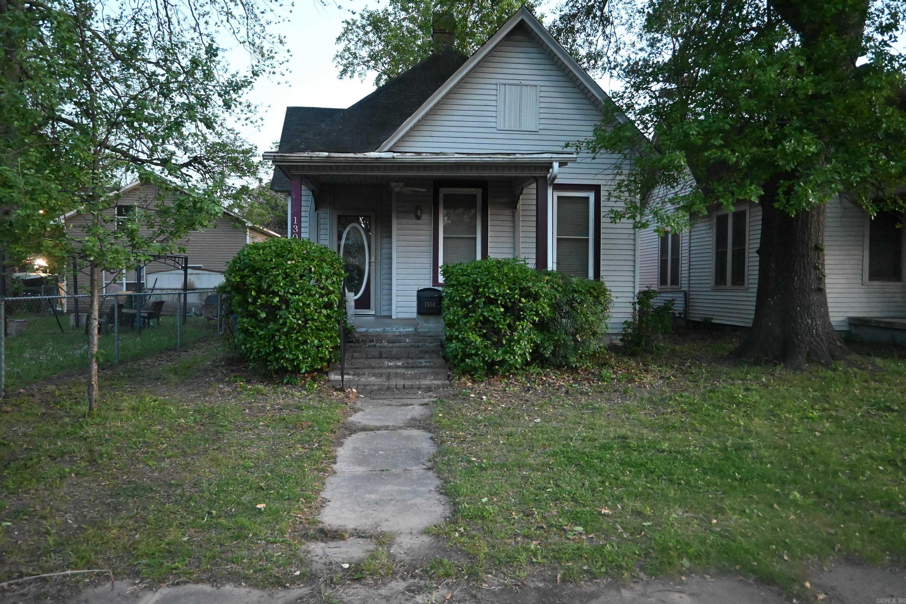 1304 W 9Th St  North Little Rock, AR