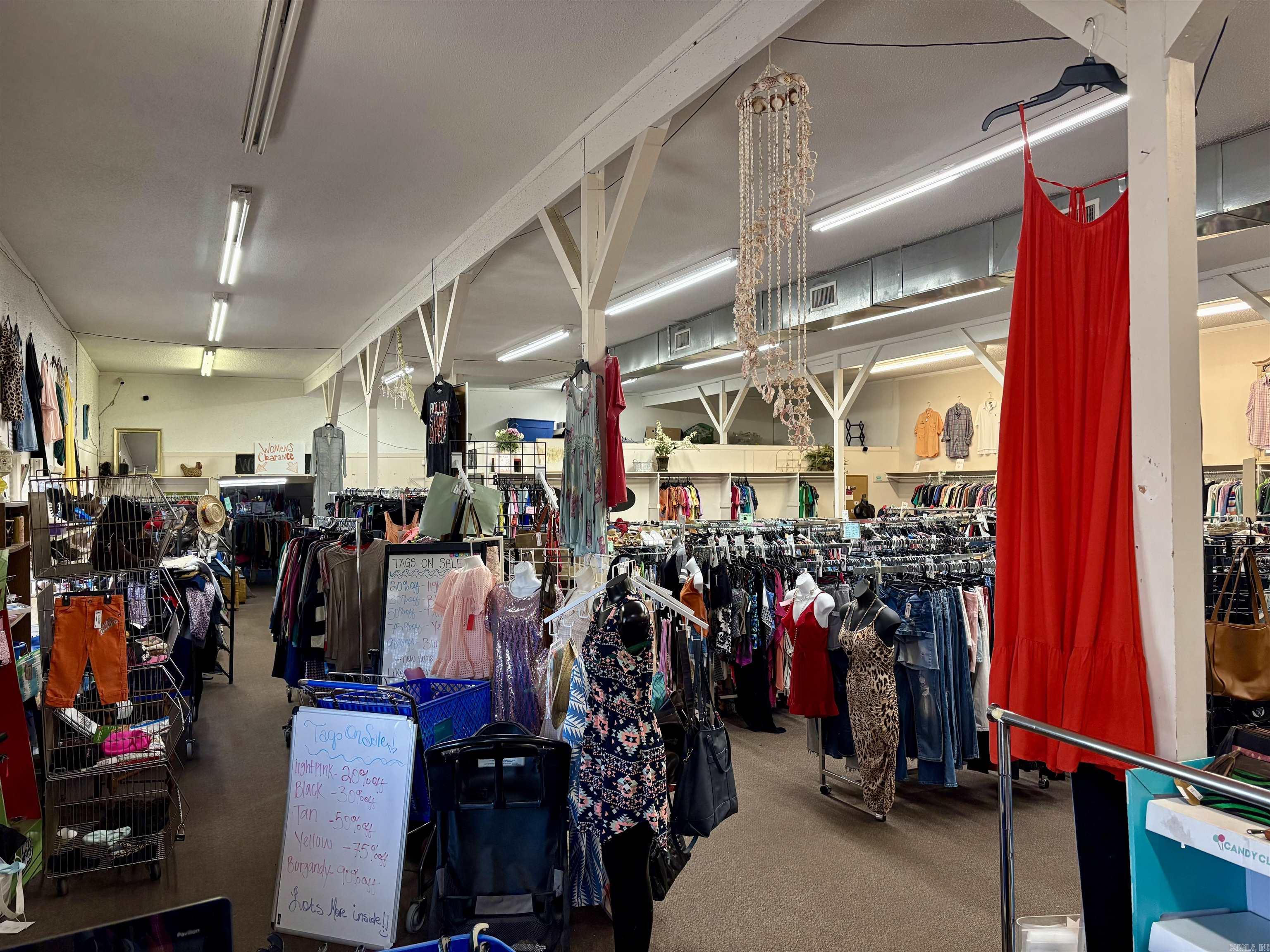 1898 E Market  Searcy, AR