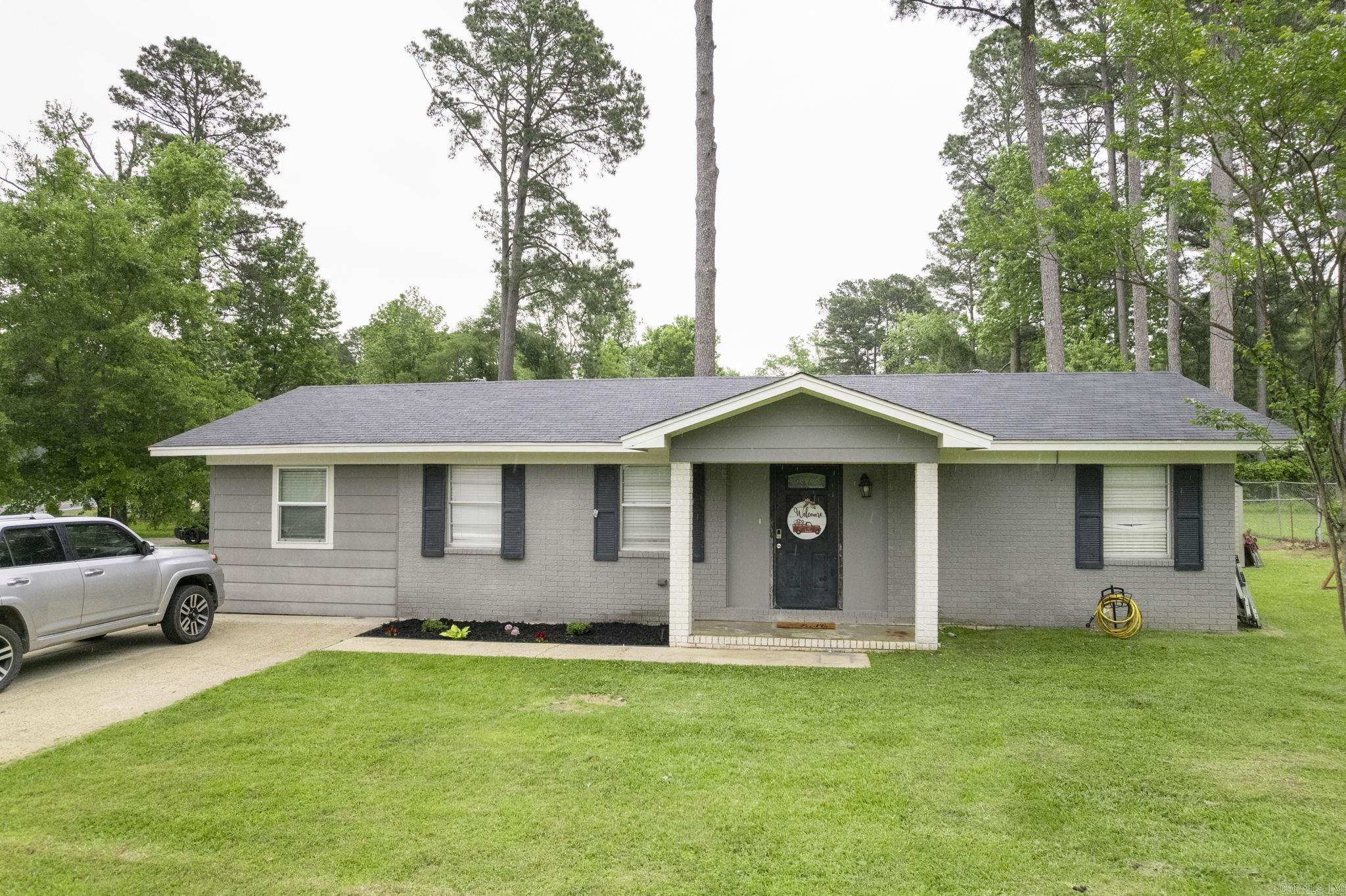 718  Jones  Sheridan, AR