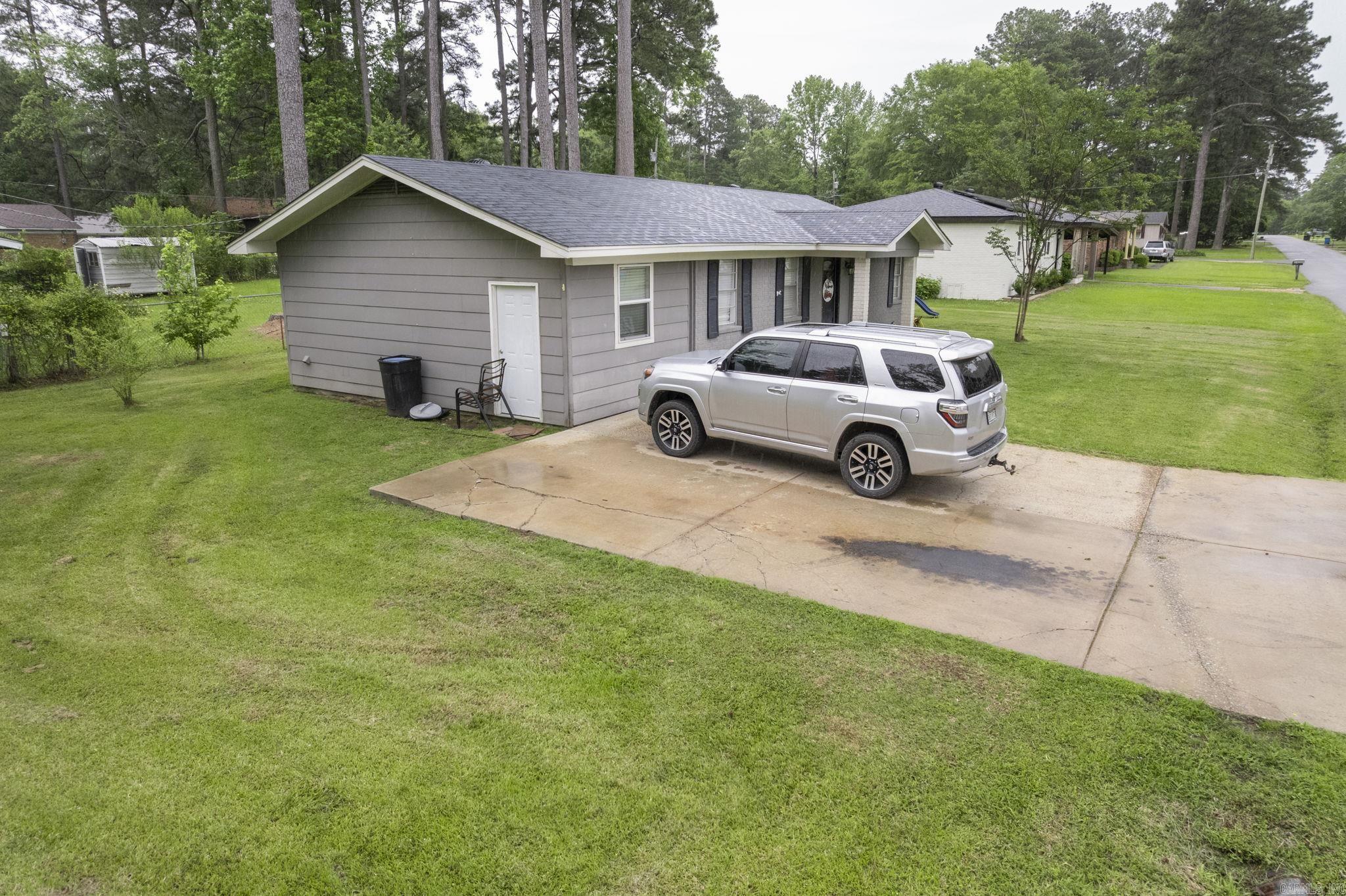 718  Jones  Sheridan, AR