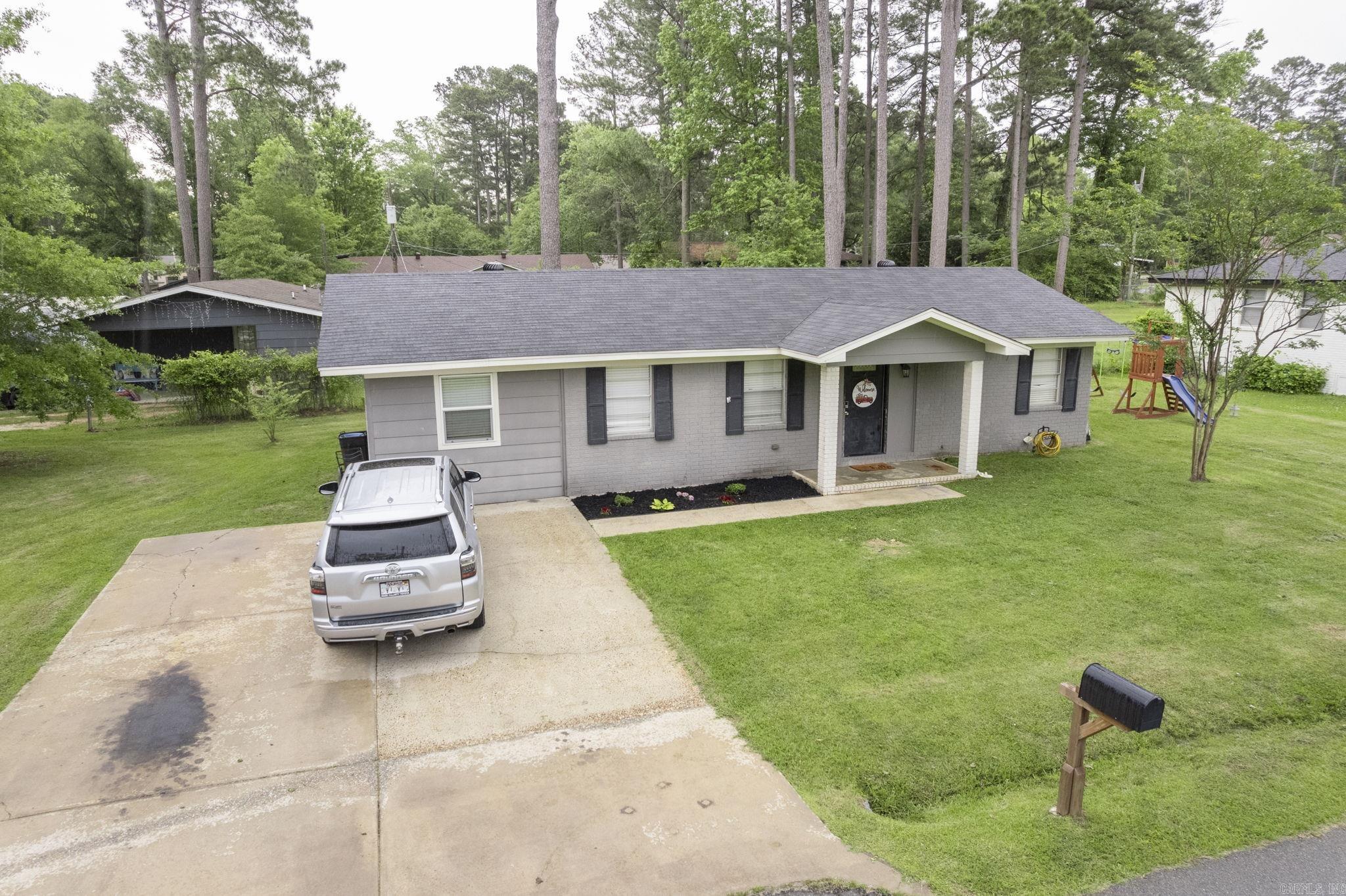 718  Jones  Sheridan, AR