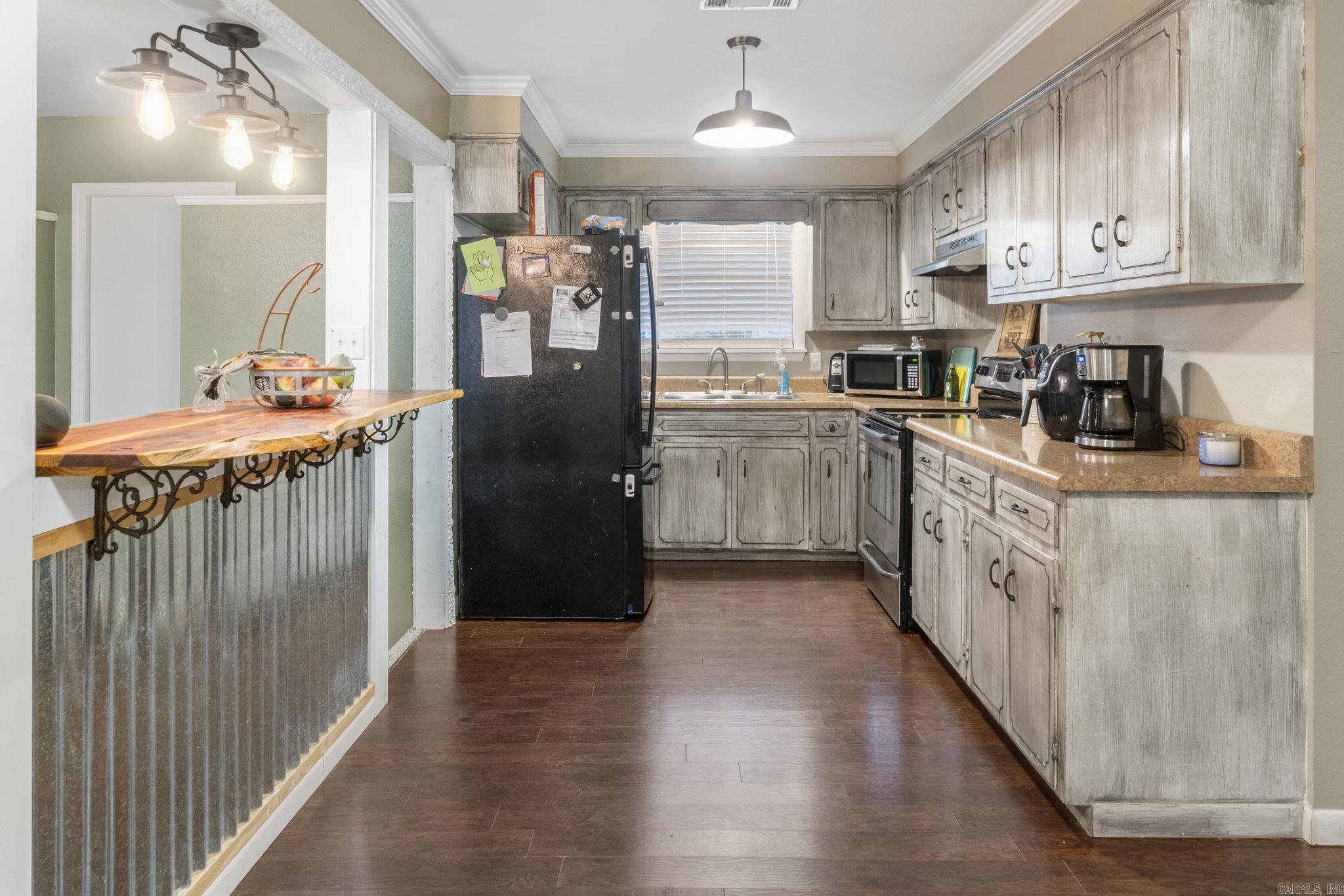 718  Jones  Sheridan, AR